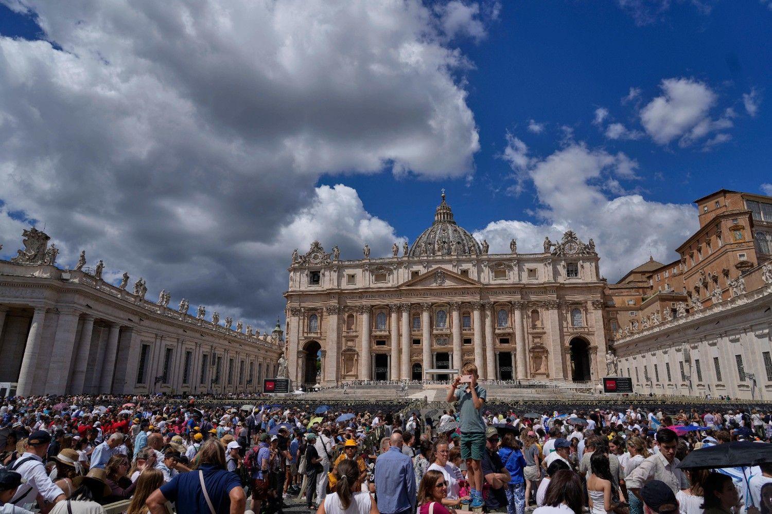 Vatican reports good profit on investments and real estate