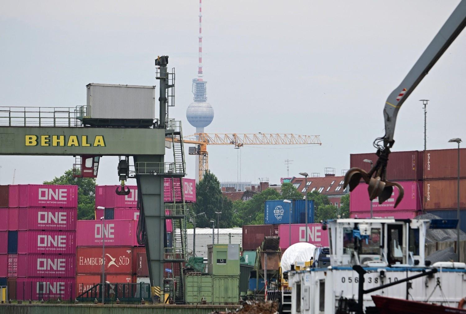 EU capitals and businesses sharply divived over US deal