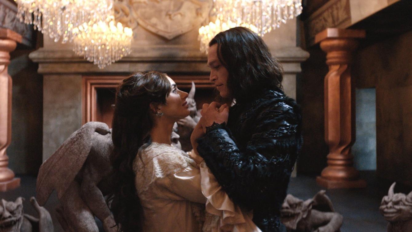 Frances Luc Besson resurrects new romantic Dracula