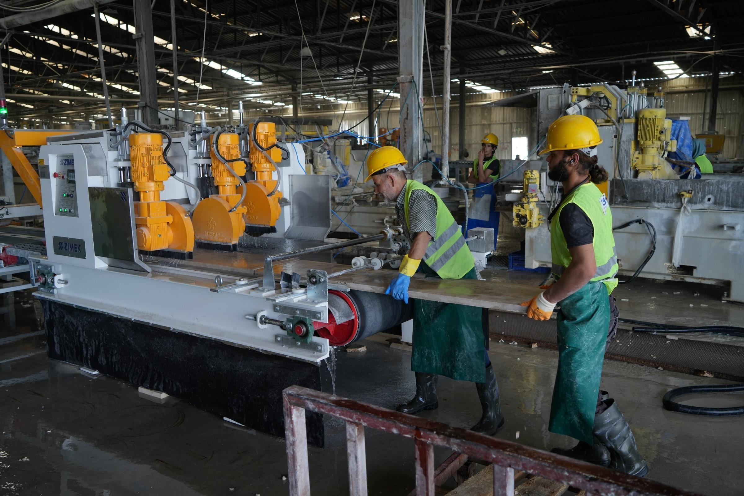 Manufacturing PMI falls for third consecutive month