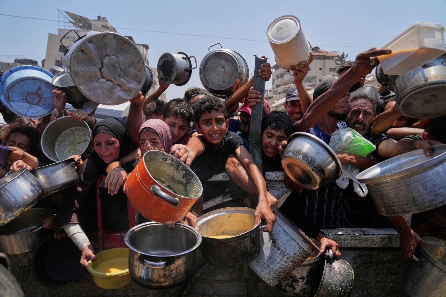 HRW slams death trap in Gaza as US envoy inspects aid centers