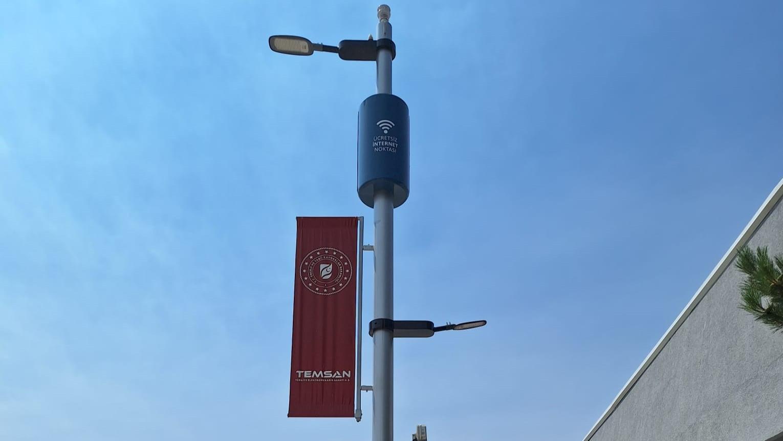 Türkiye develops smart street lighting with charging, internet, safety features