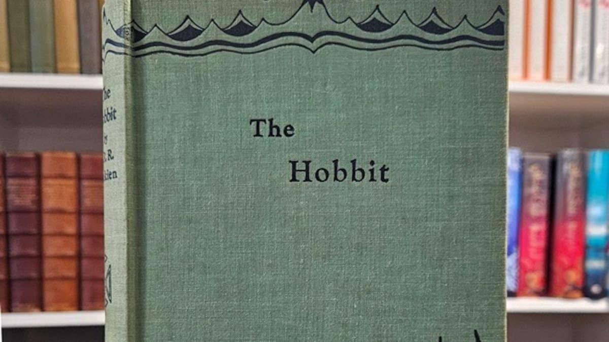 Rare Hobbit first edition auctioned for 43,000 pounds