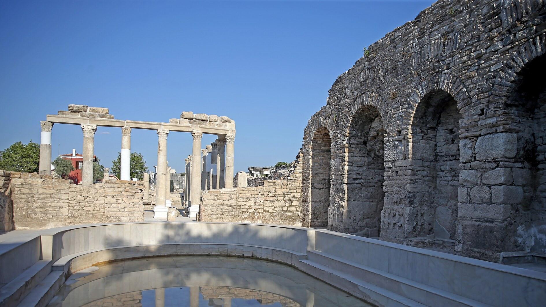 Water flows again after 1,900 years in Roman bath at Stratonikeia