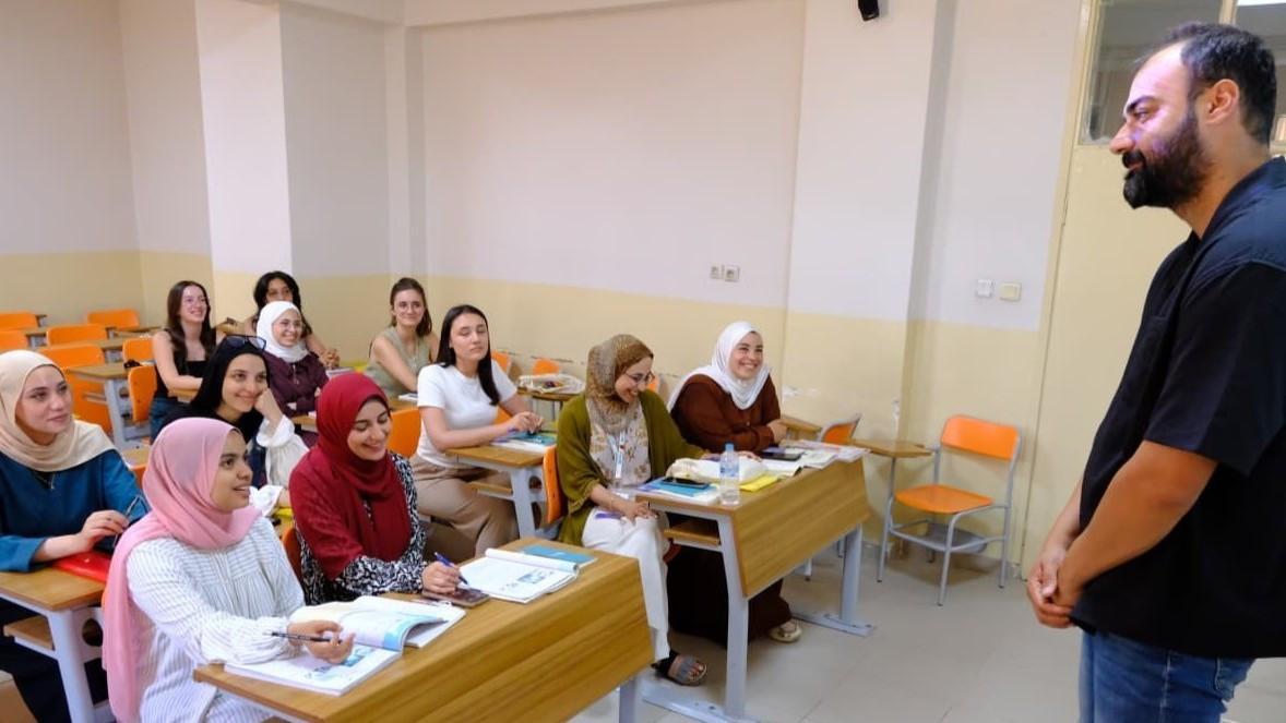 Türkiye unveils Turkish language program for young foreign students