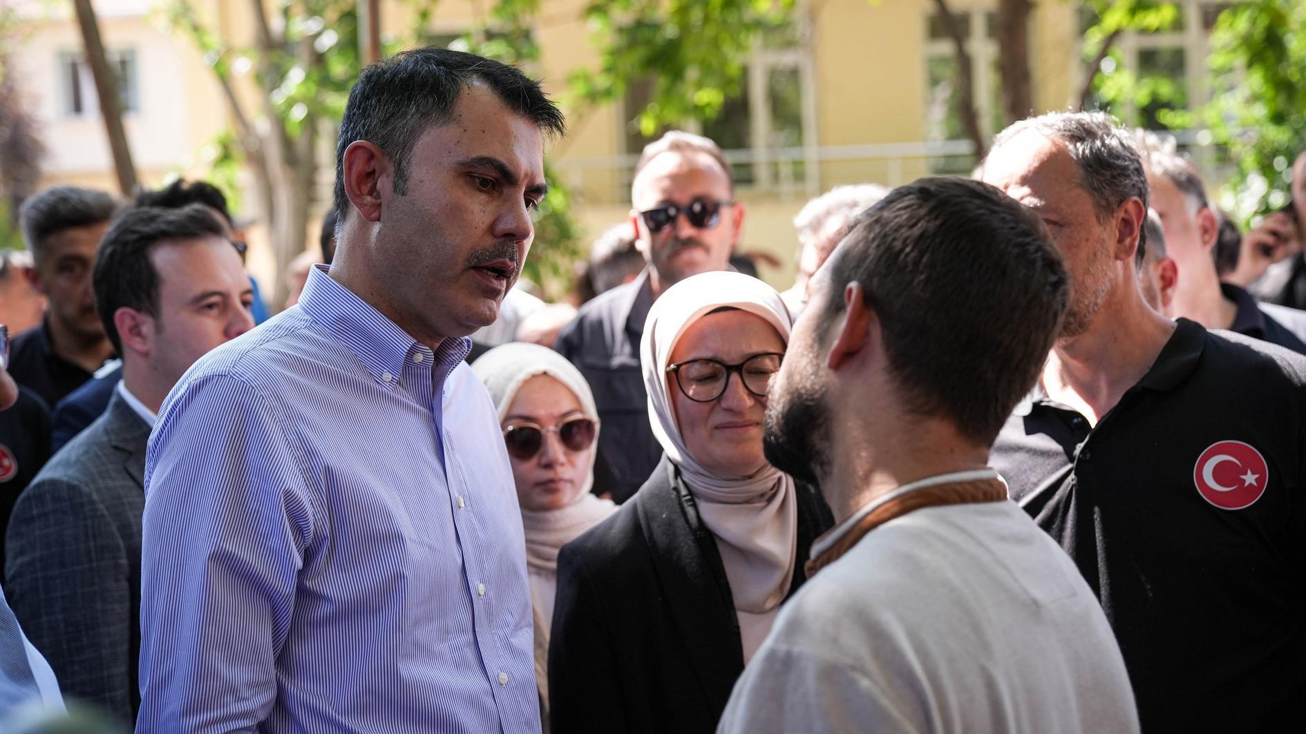 Balıkesir quake severely damages over 190 buildings, minister says