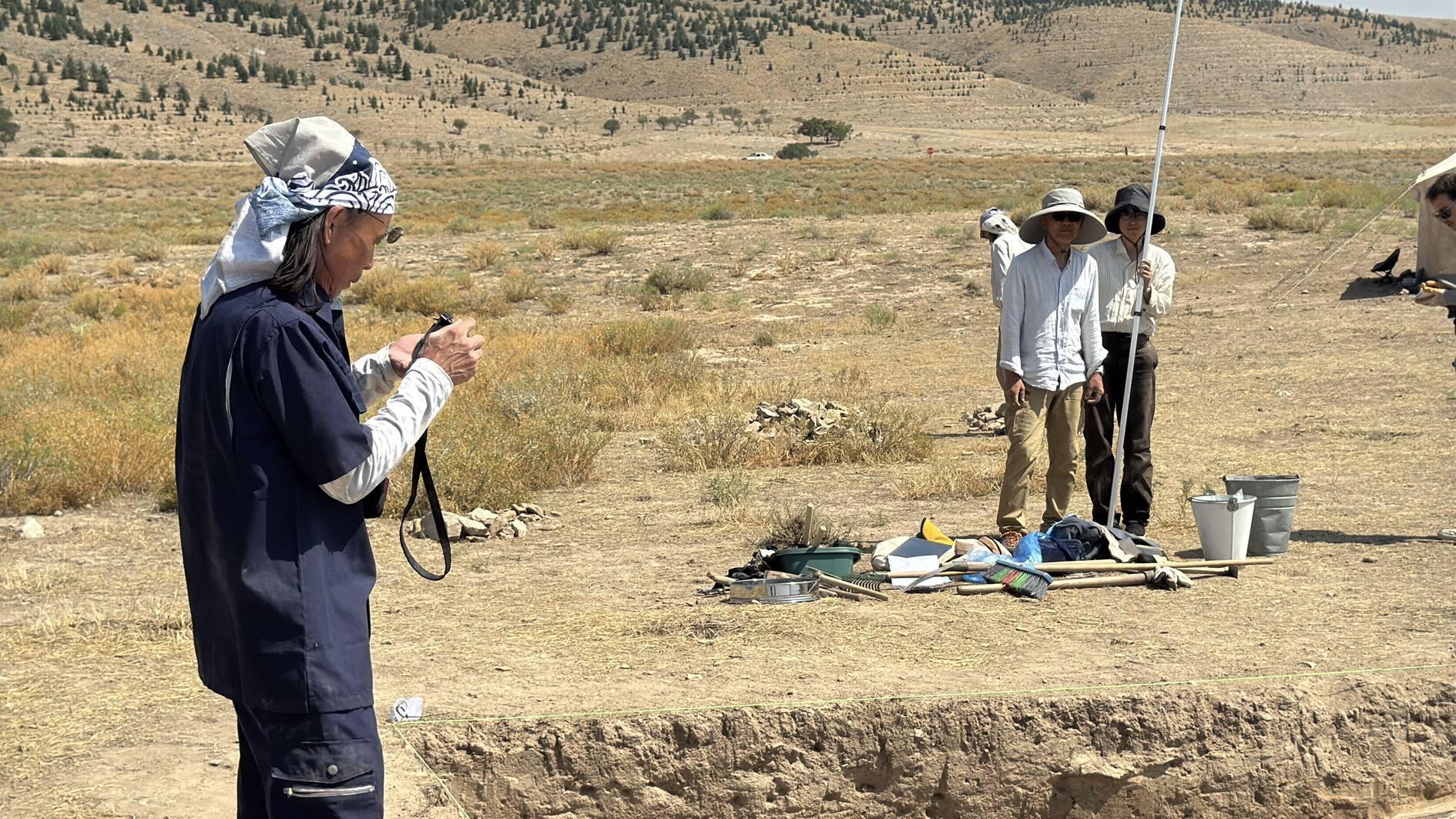 Japanese students trained at excavations
