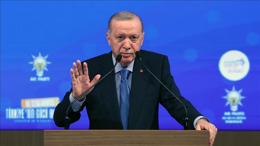 Erdoğan vows party growth, stronger campaign