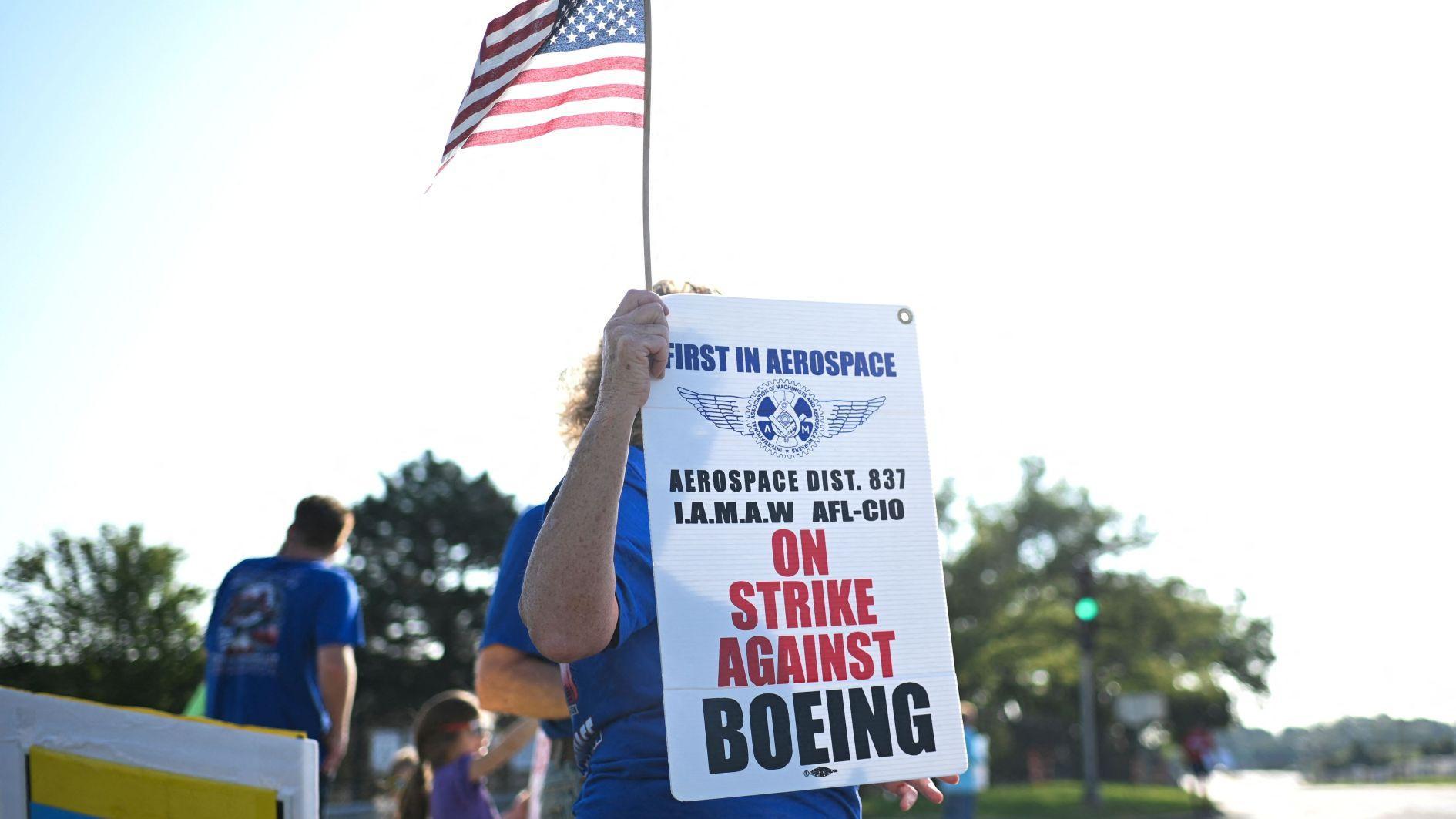 Striking Boeing defense workers turn to US Congress