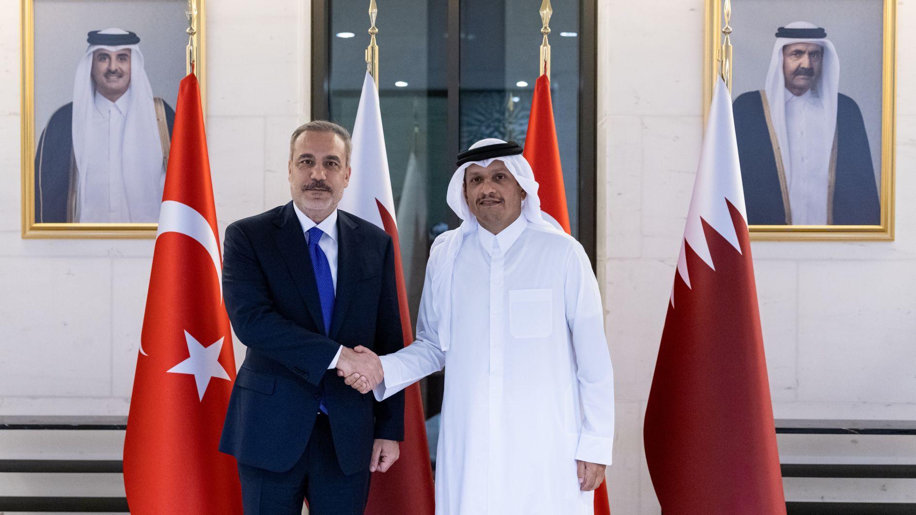 Turkish top diplomat holds high-level talks in Doha