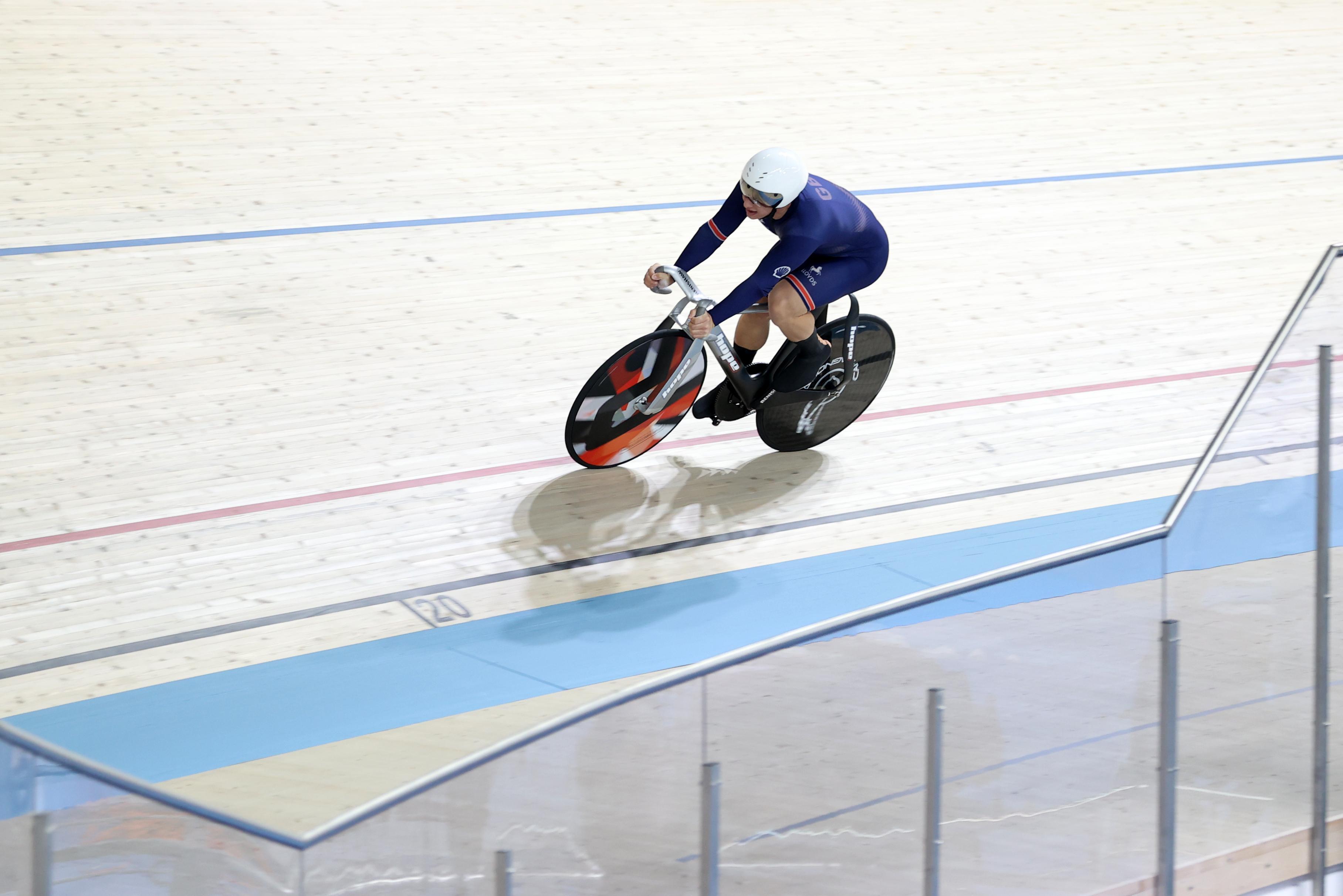 World records set at Konya velodrome during track cycling attempts