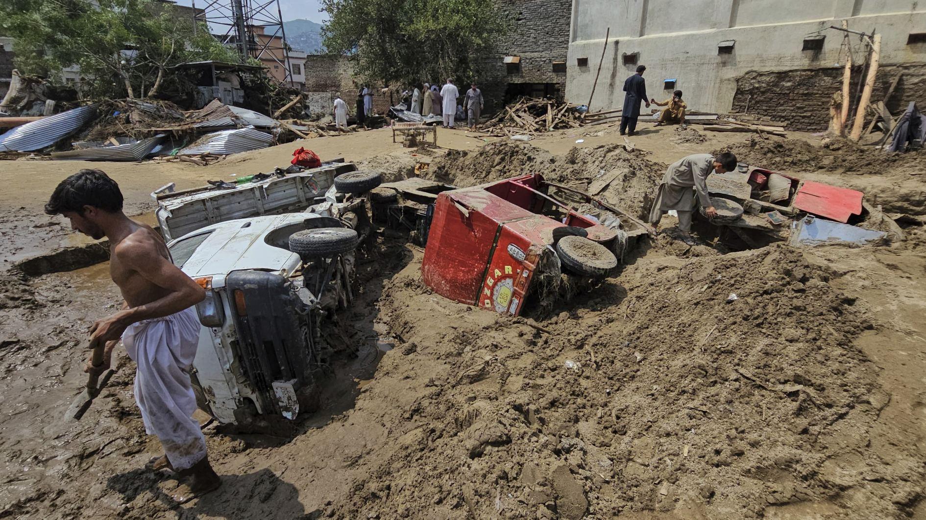 Pakistan expands efforts after floods kill over 200