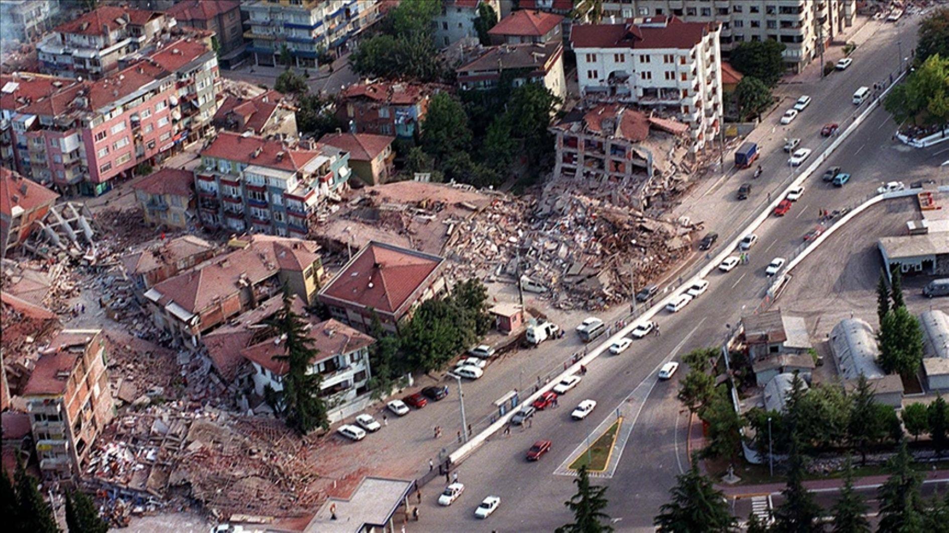 Türkiye commemorates victims of 1999 earthquake on 26th year