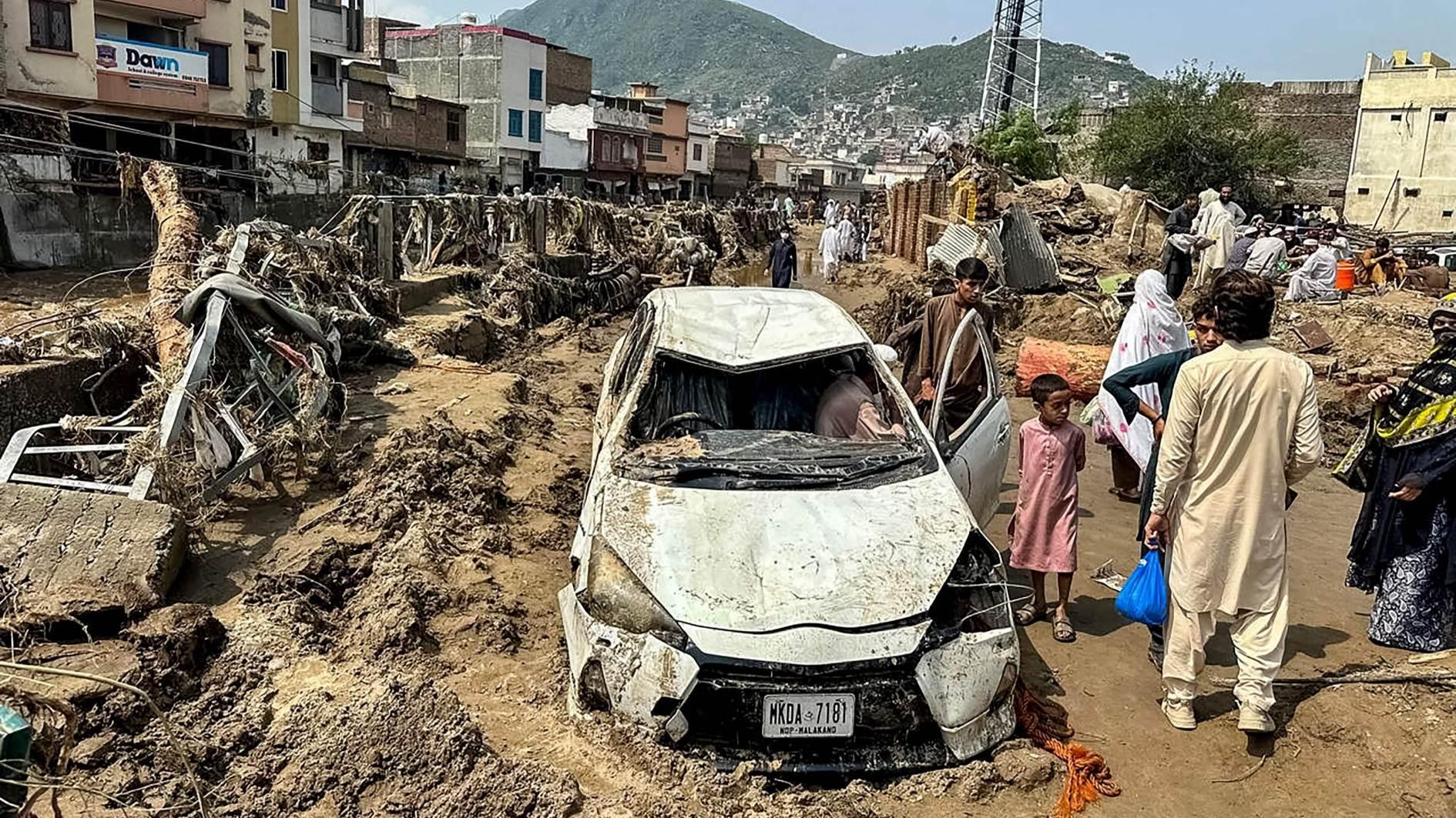 Rain halts rescue operations in Pakistan
