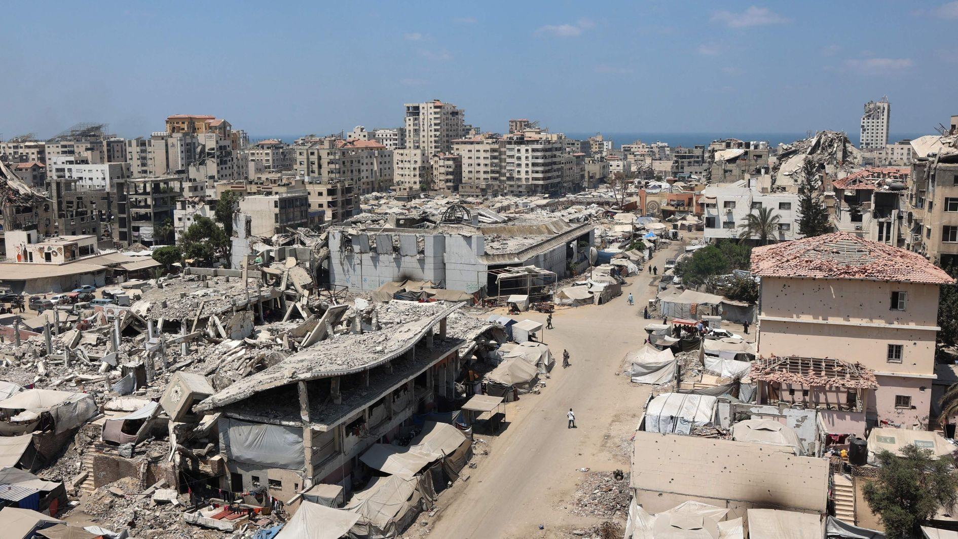 Israel steps up attacks as army chief OKs Gaza plan