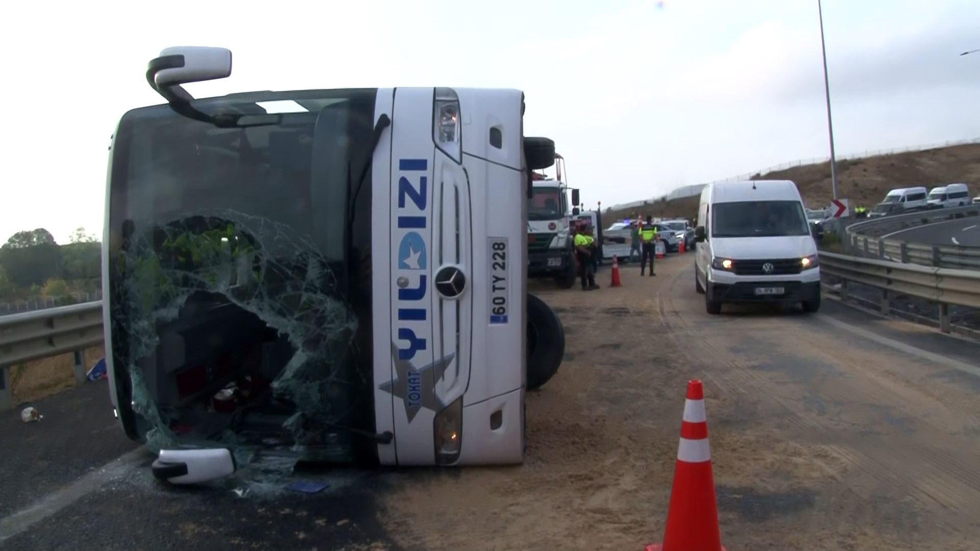 Intercity bus topples on major highway in Istanbul