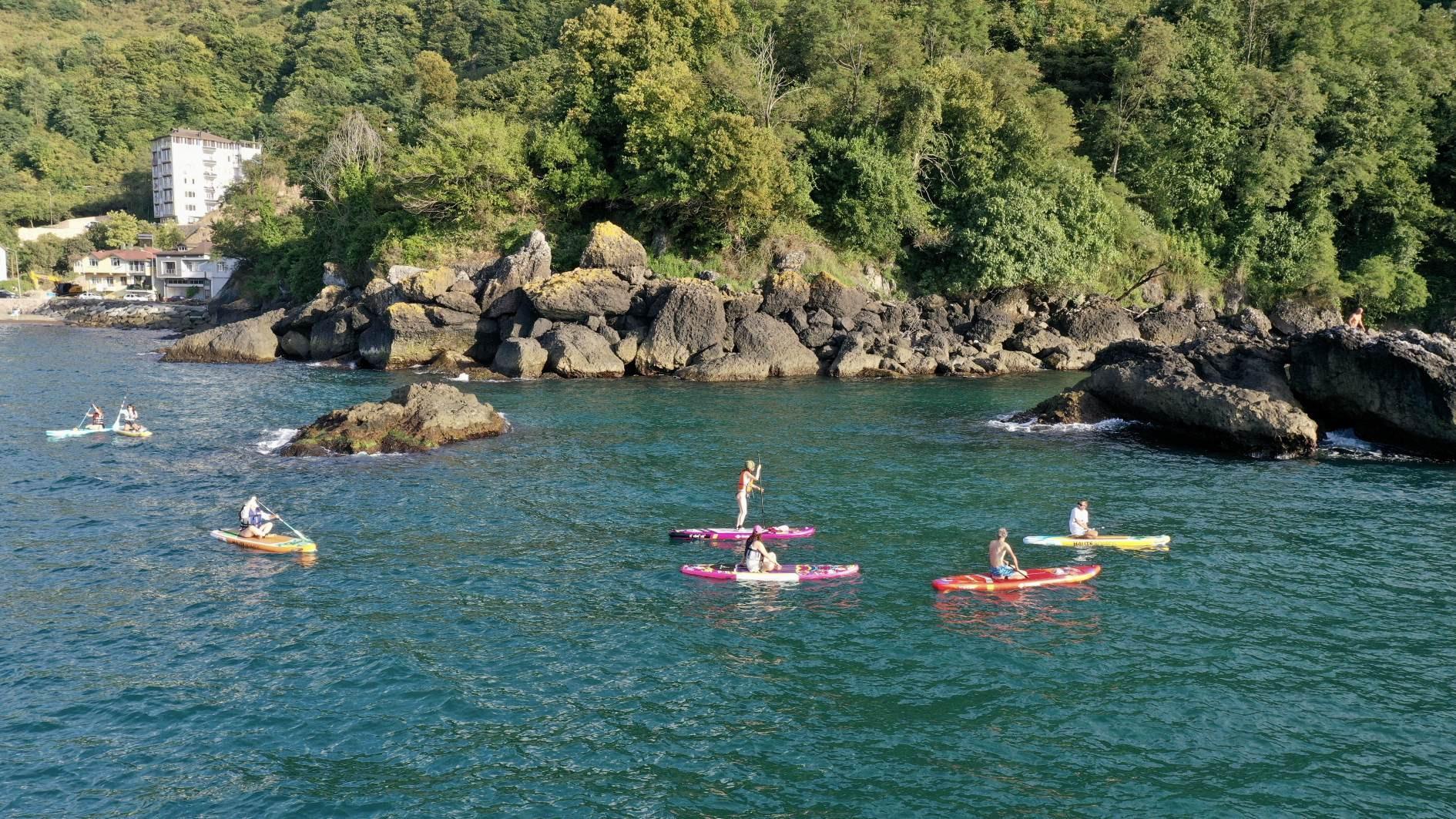 Black Sea waters attract paddleboarding enthusiasts