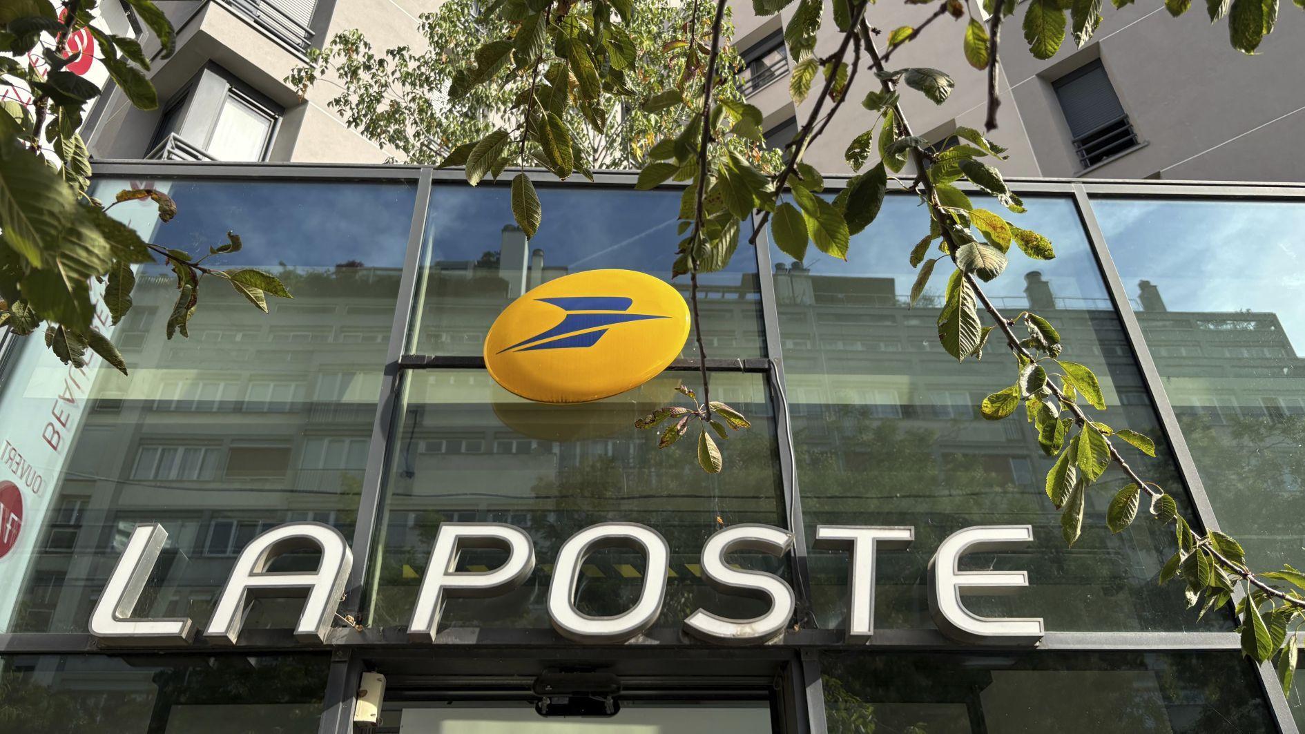 European postal services halt package deliveries to US