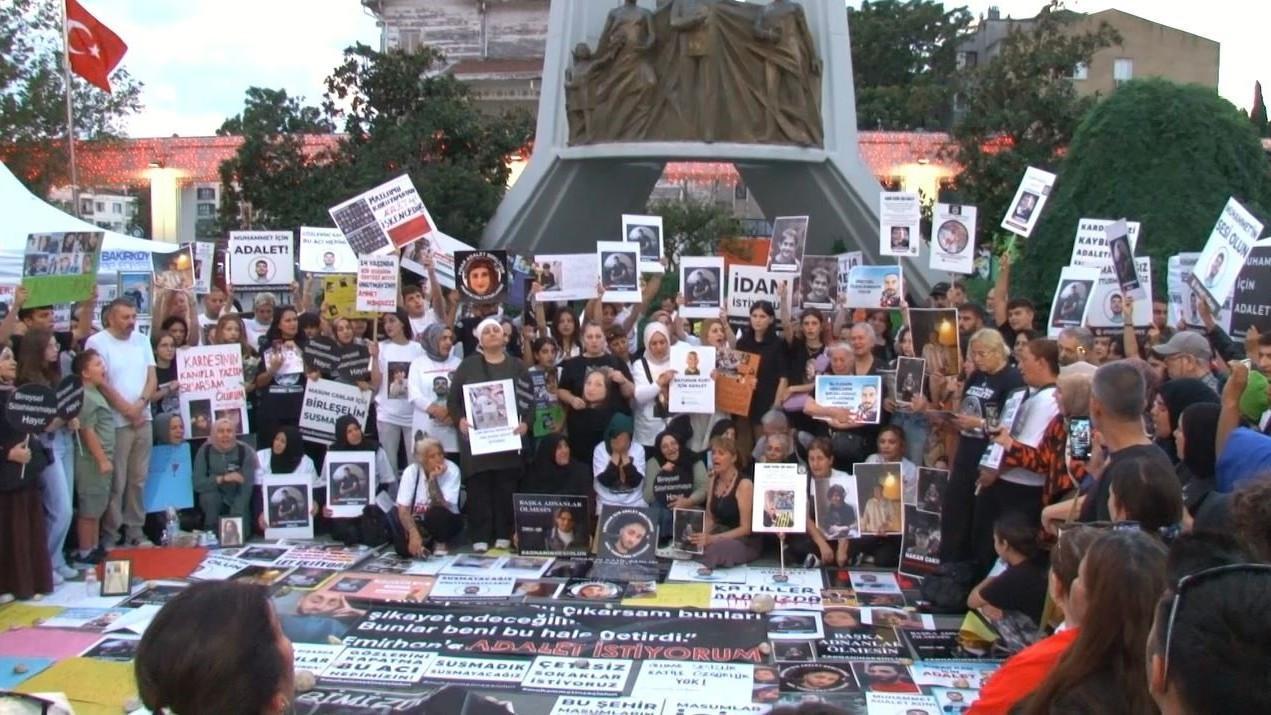 Families hold vigil in Istanbul for child victims