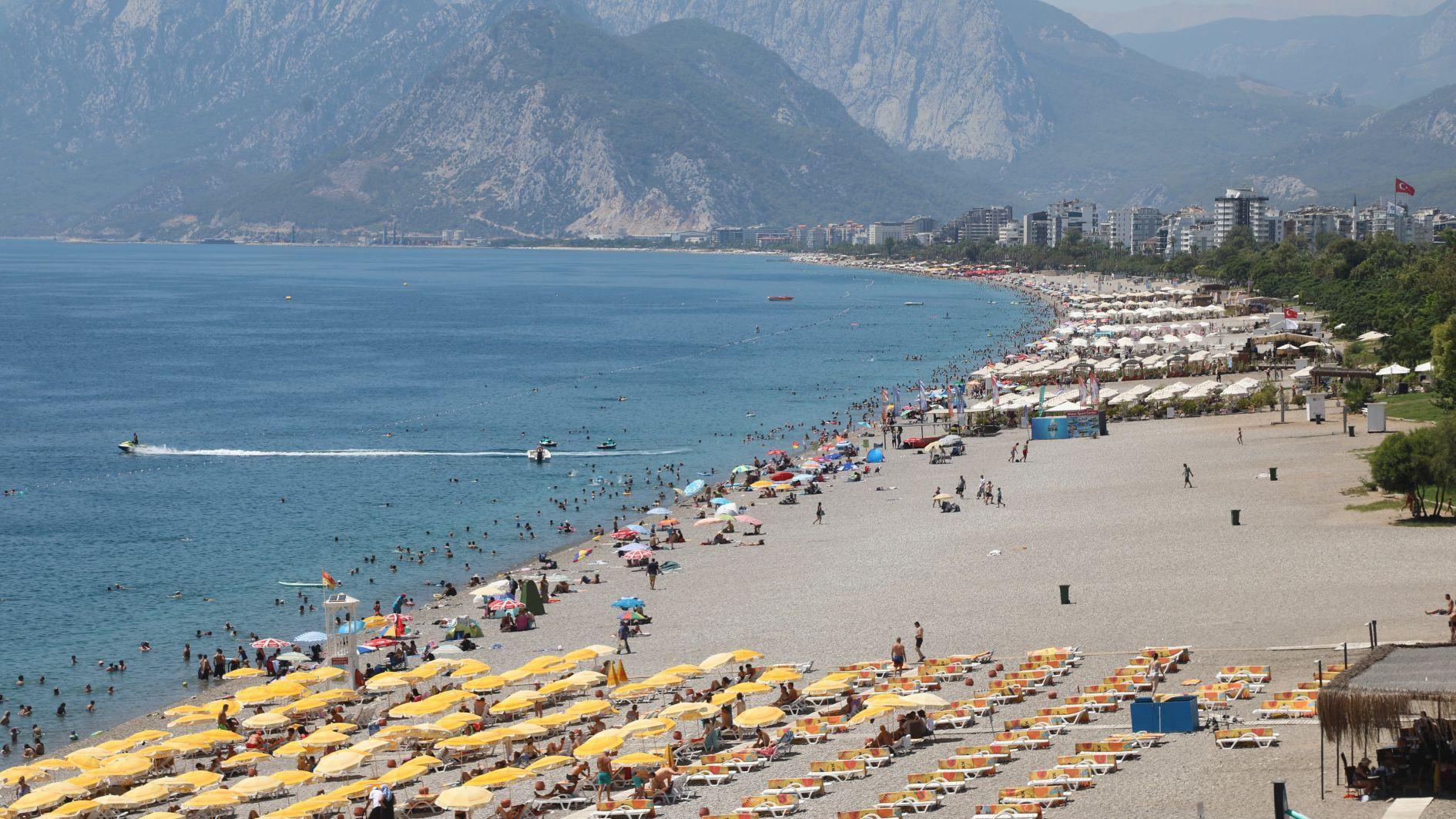 Antalya’s beaches cannot be rented, says consumer advocate