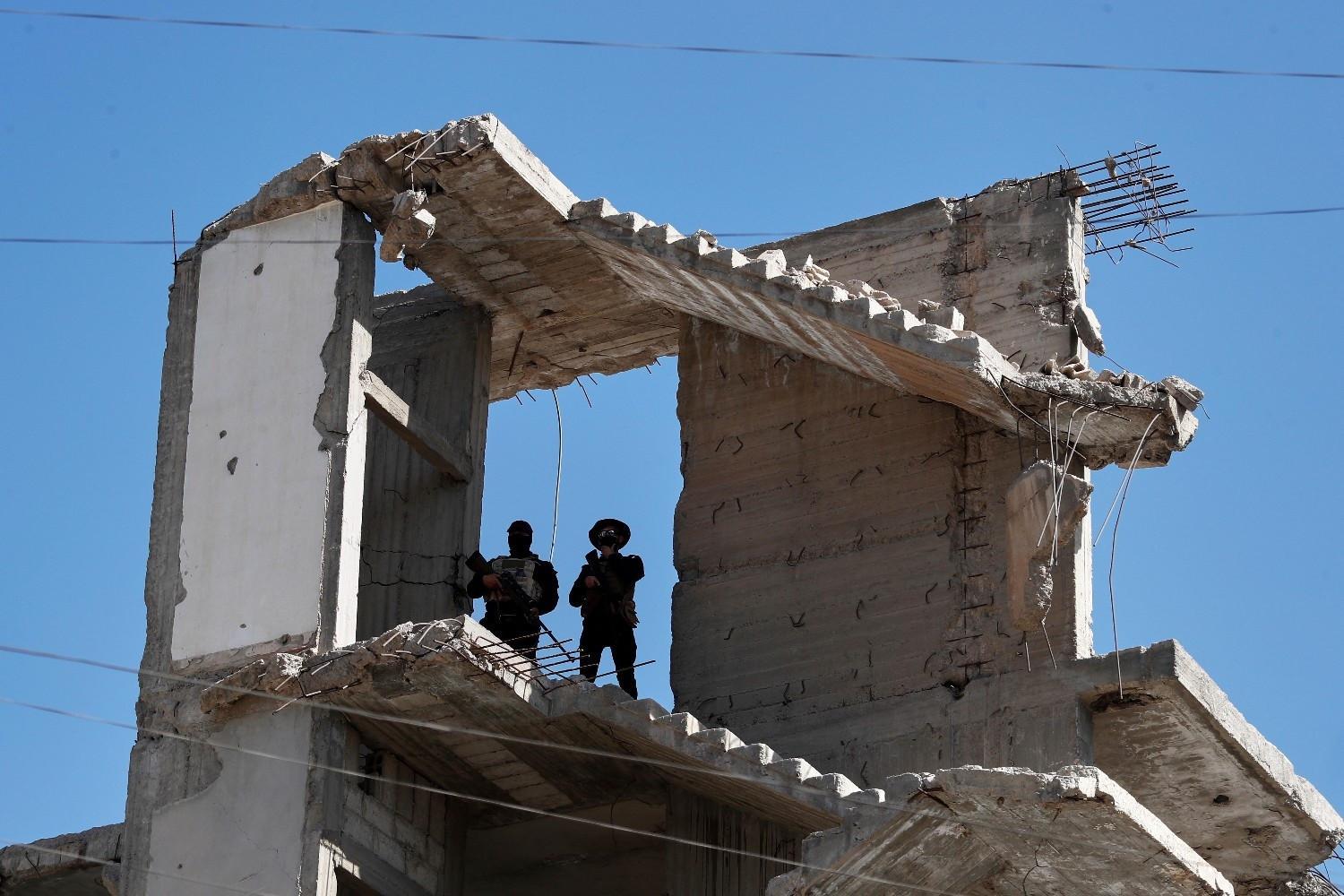 Israel strikes near Damascus kill six soldiers