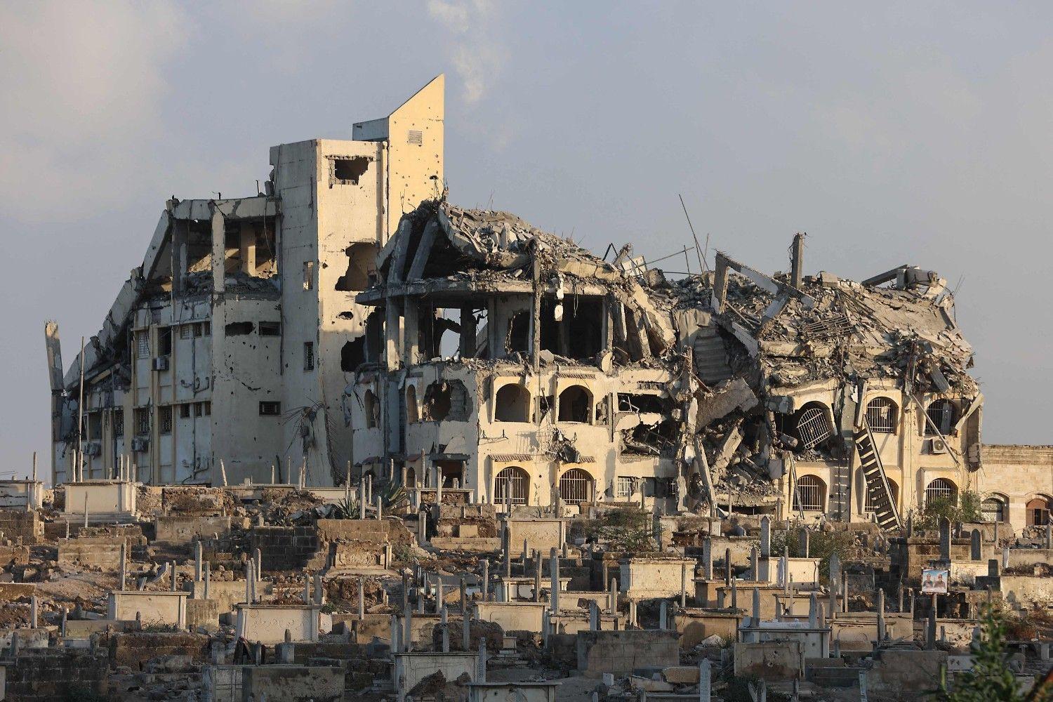 Israel ups pressure on Gaza City as Trump eyes post-war plan