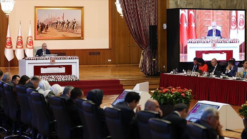 Parliament panel hears ex-speakers as DEM Party heads to İmralı