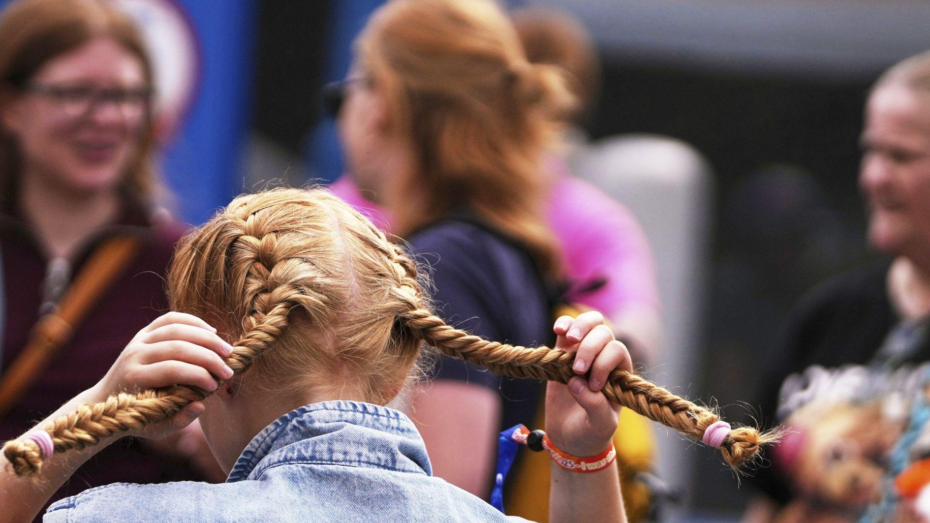 Thousands of redheads celebrate their strands in Netherlands