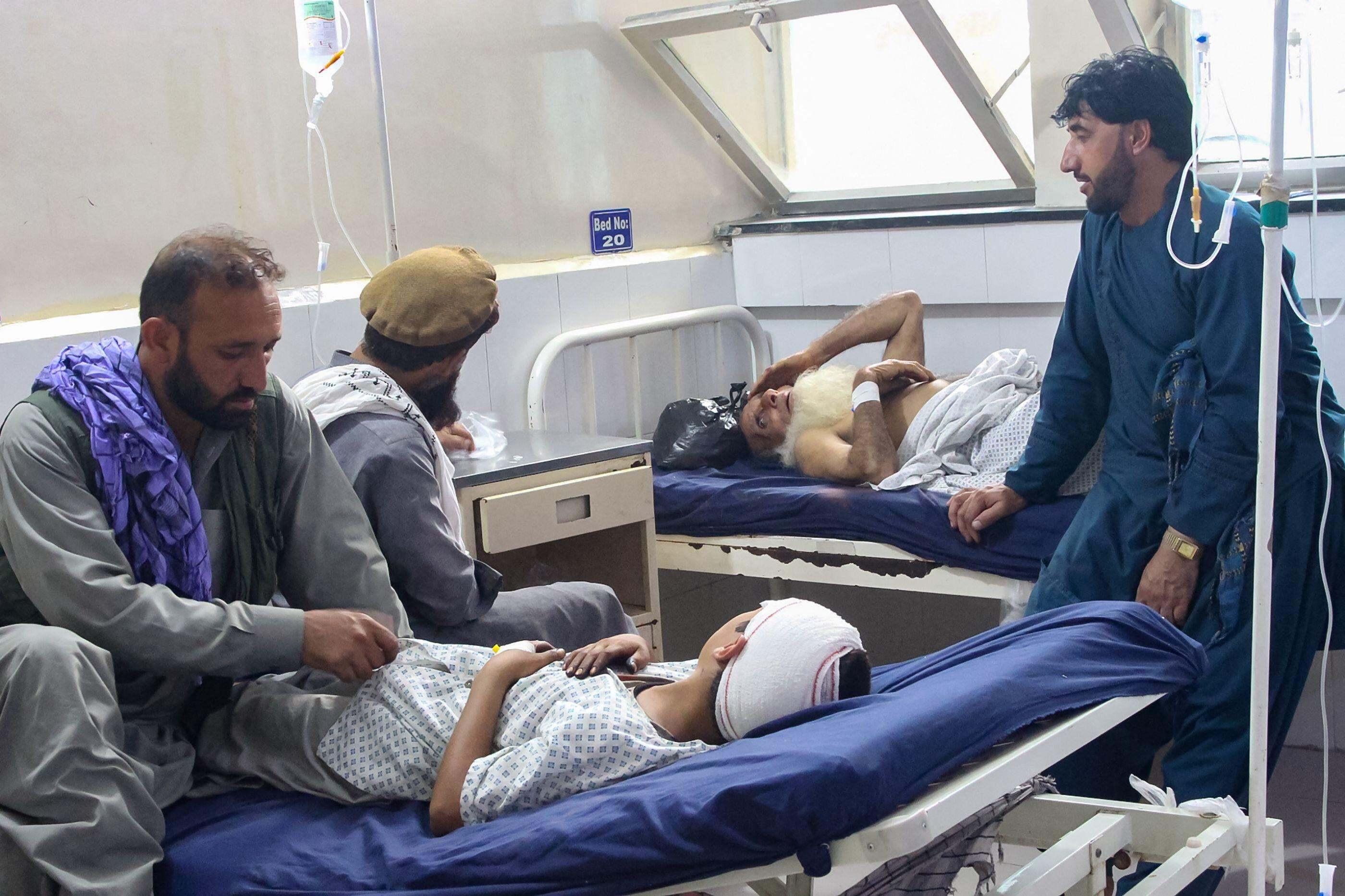 Afghanistan earthquake kills more than 800