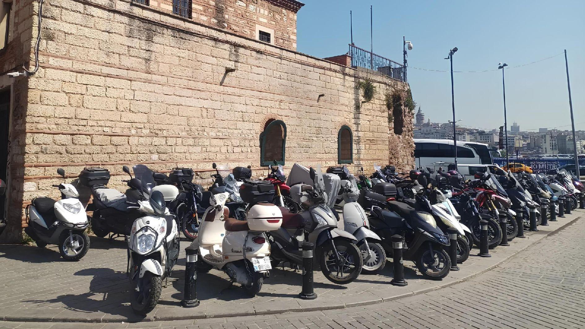 Istanbul tightens rules on motorcycle parking