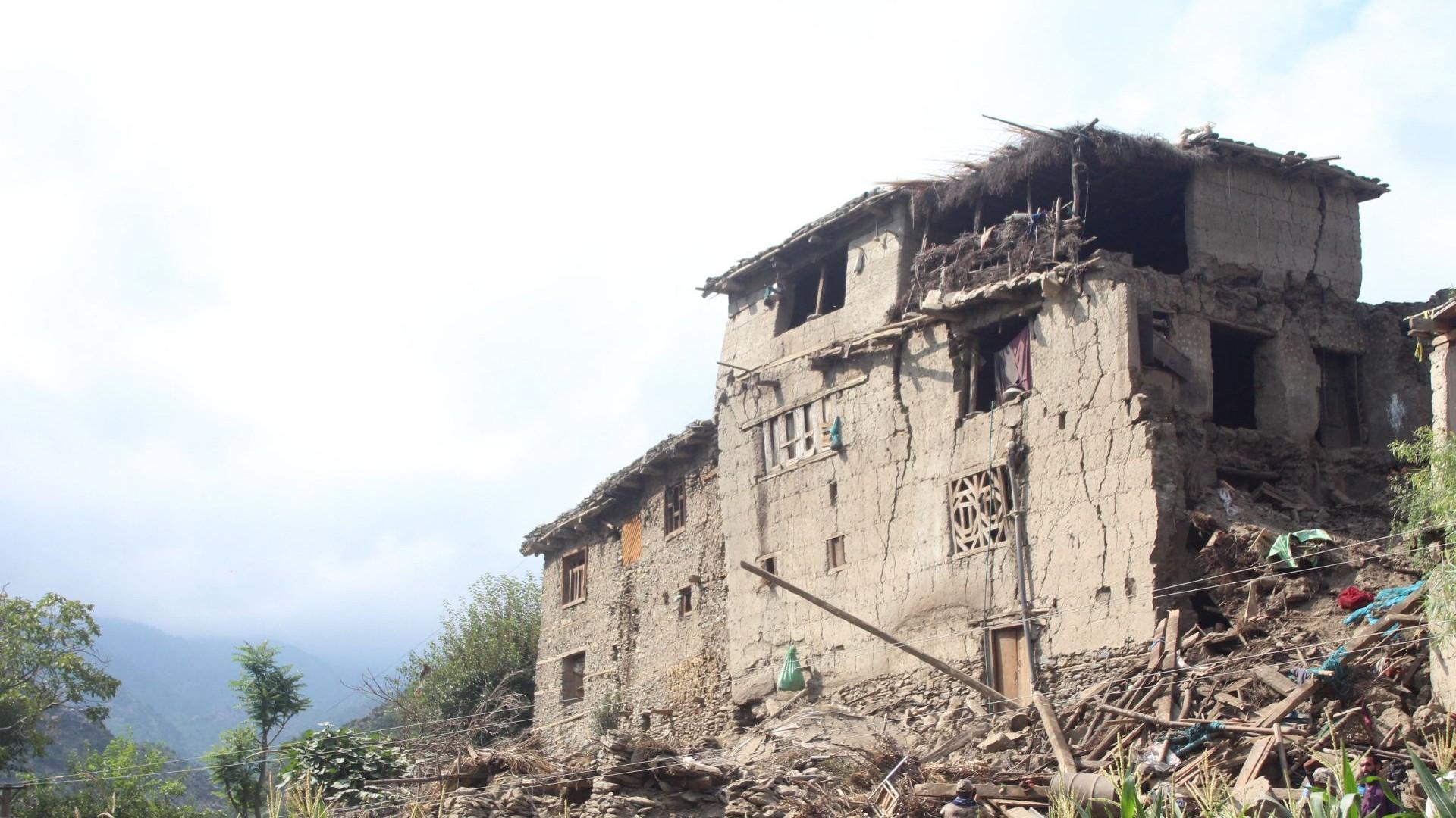 Hope dwindles for survivors days after deadly Afghan quake