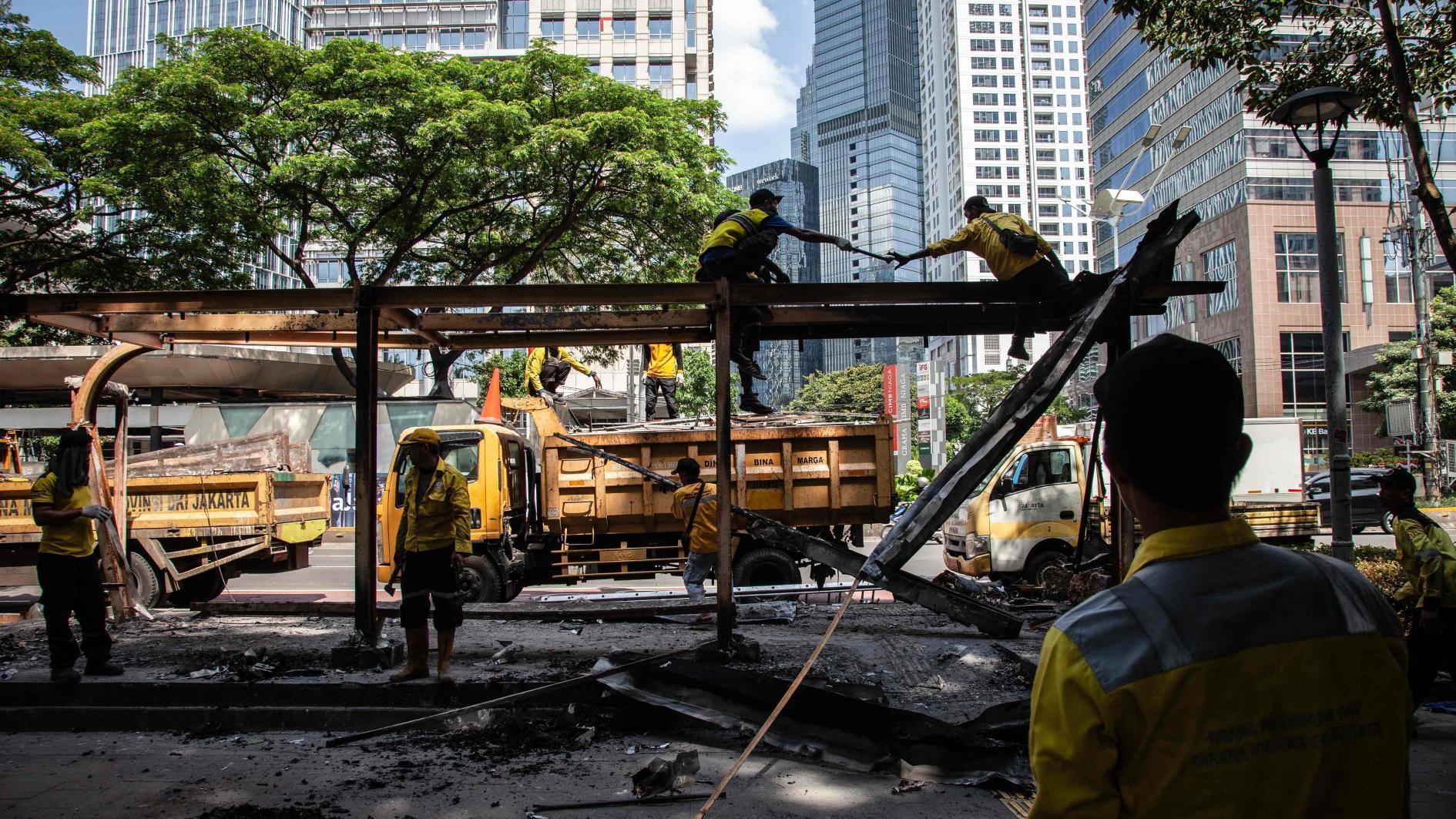 Rights group says 10 killed in Indonesia protests