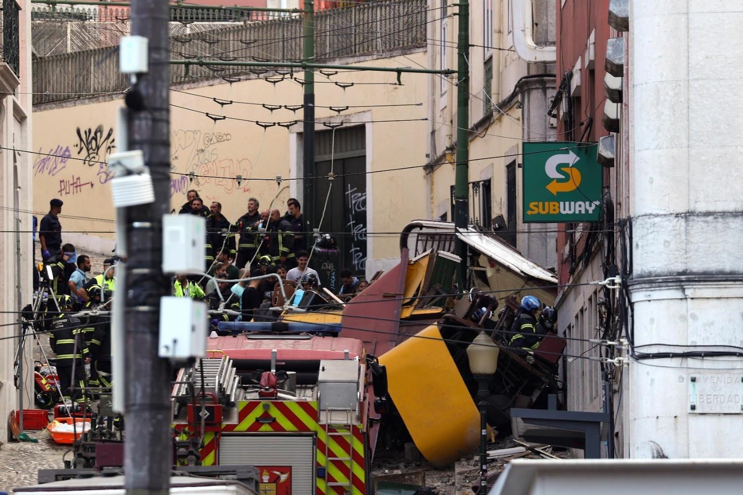 Portugal holds day of mourning after deadly derailment