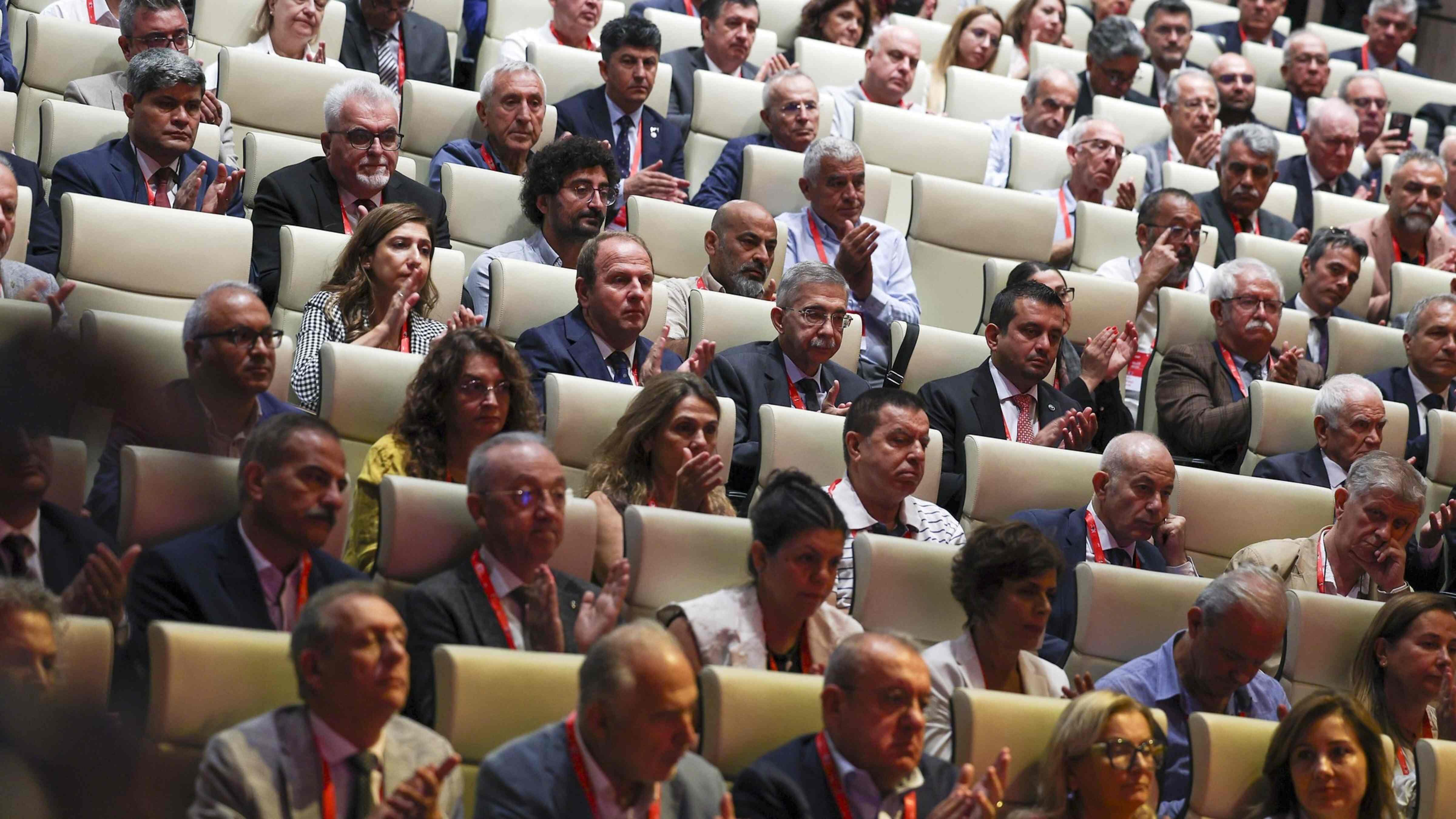 Election body reinstates CHP congresses in Istanbul districts