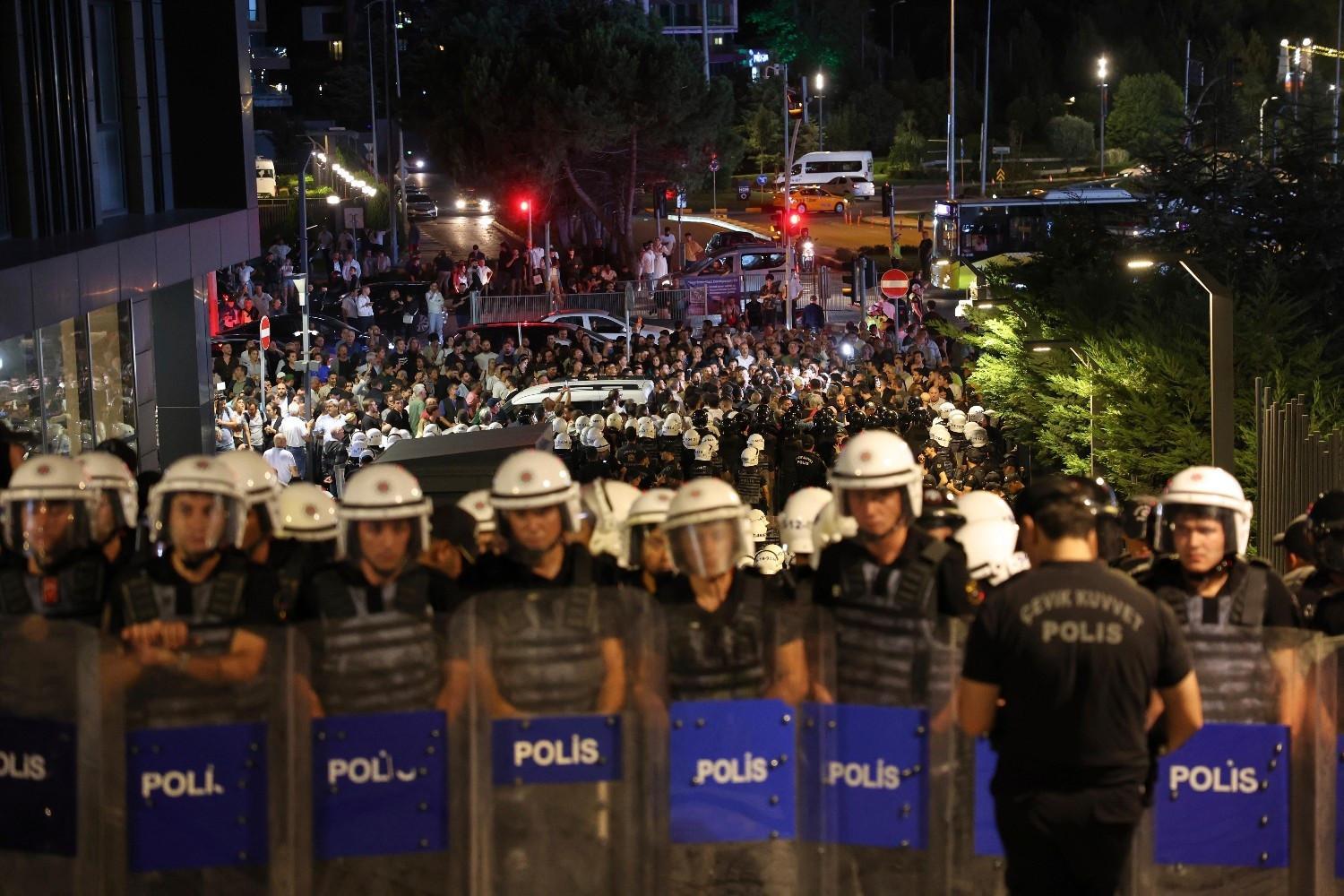Yerlikaya warns against provoking streets in response to Özels CHP remarks