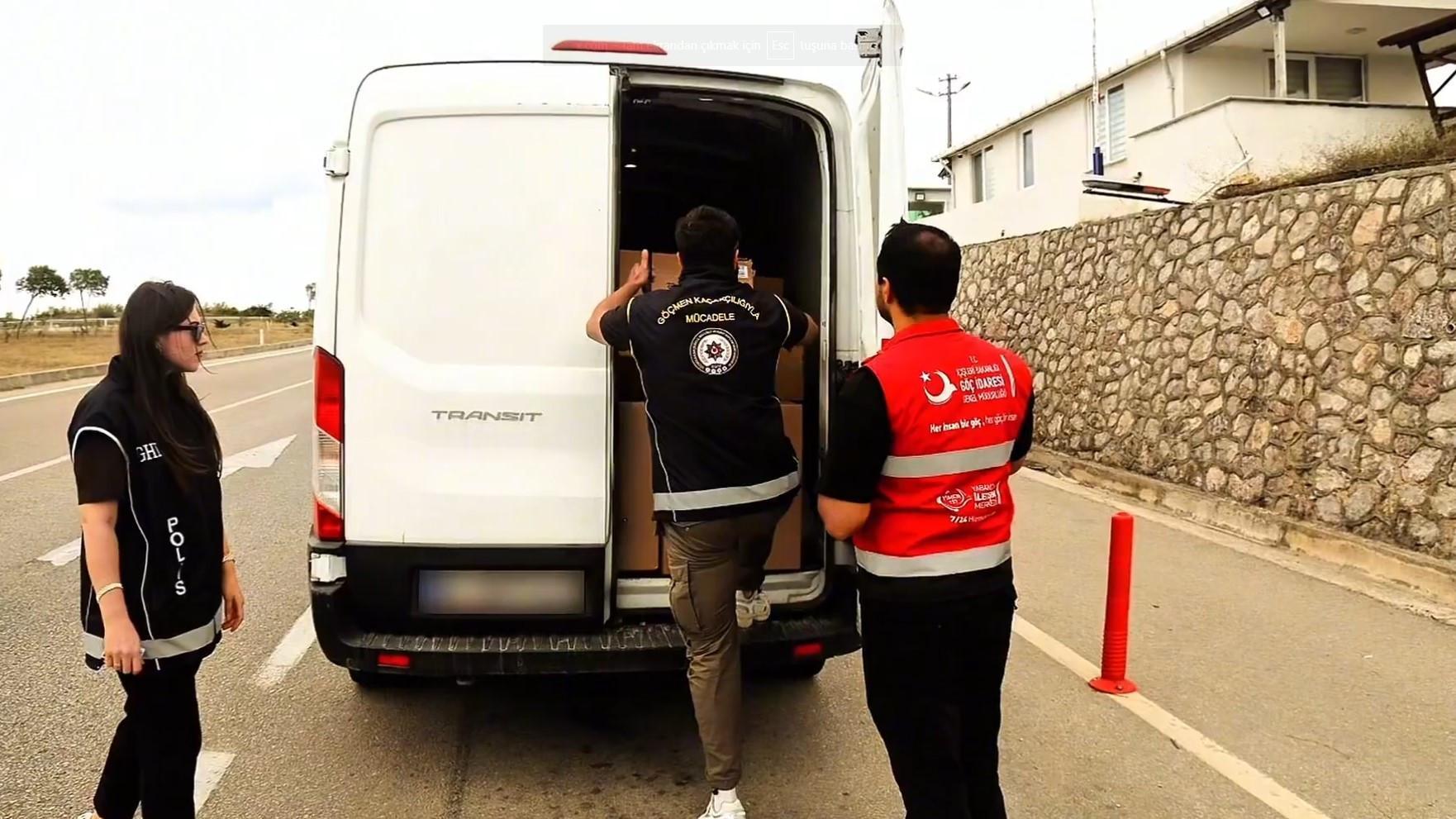 666 irregular migrants, 52 smugglers captured in nationwide inspections