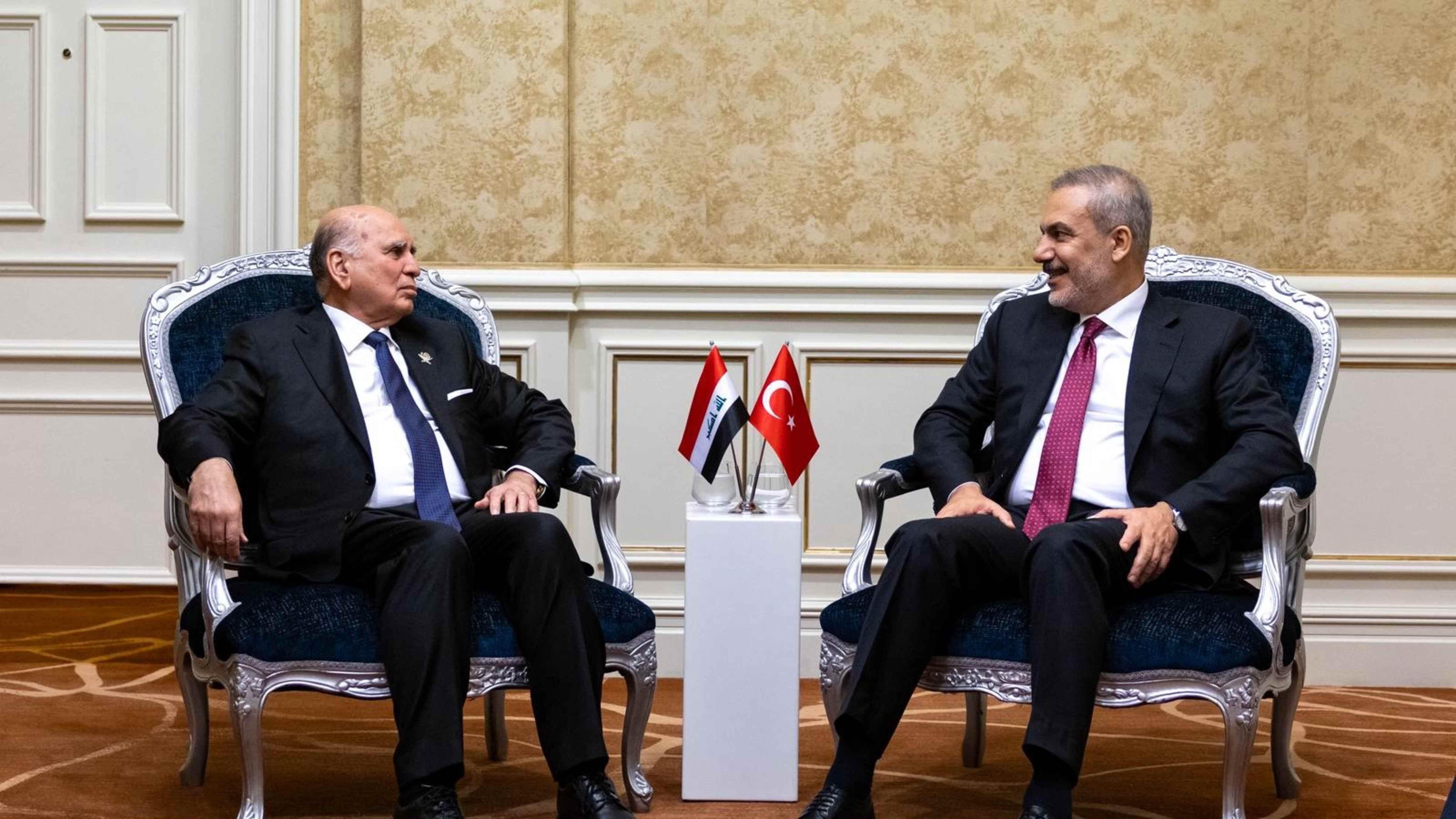 Turkish FM meets with counterparts in Doha