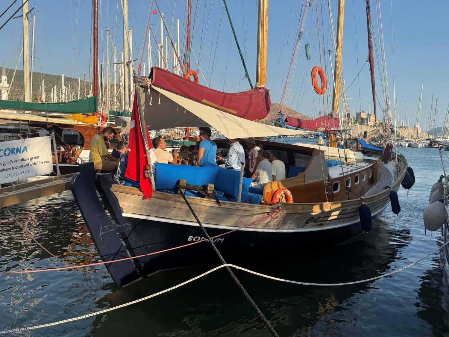 Bodrum’s famed sponge diver sets out on symbolic 1,000-mile voyage