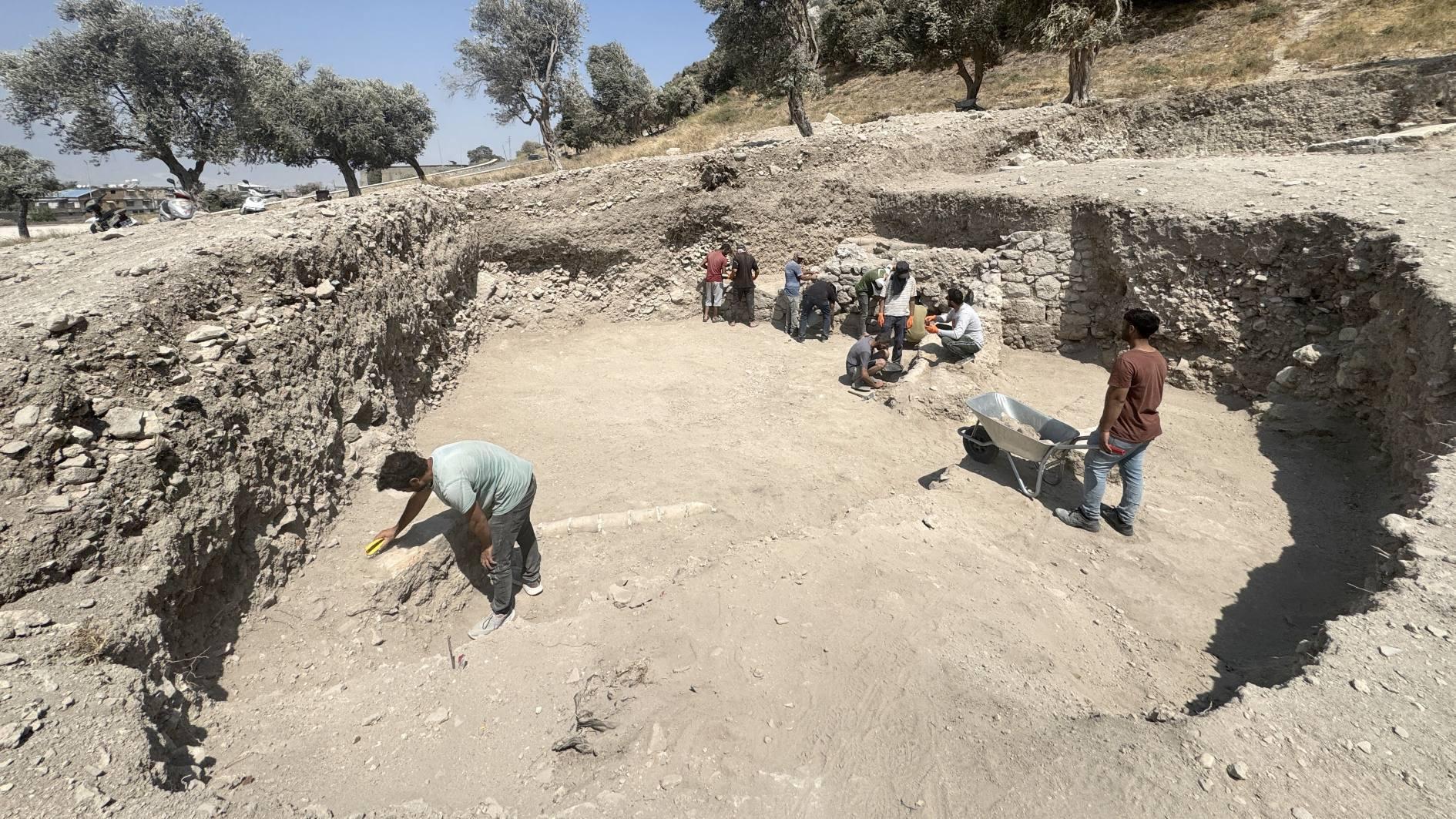 Ancient commercial life of Antiocheia in Hatay unearthed