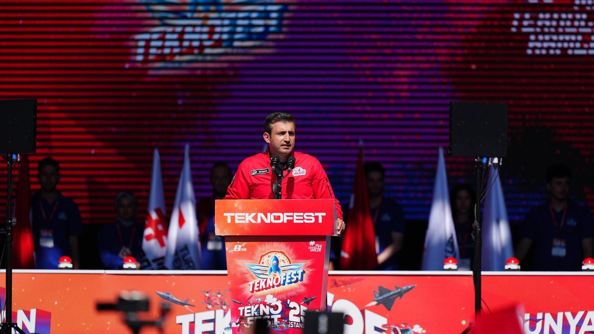 Bayraktar unveils Küre digital encyclopedia at Teknofest opening