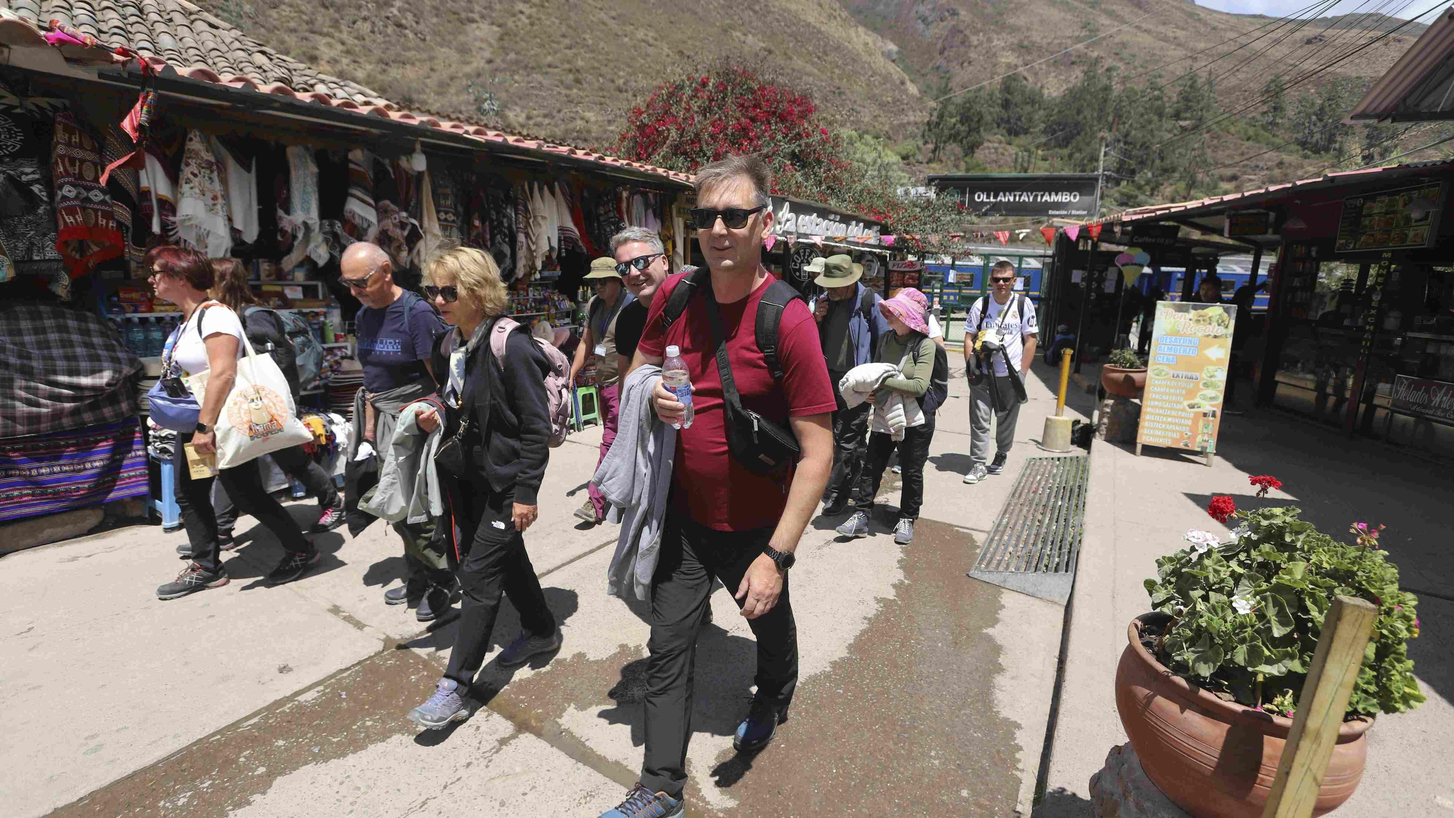 Peru evacuates 1,400 tourists from Machu Picchu amid protest
