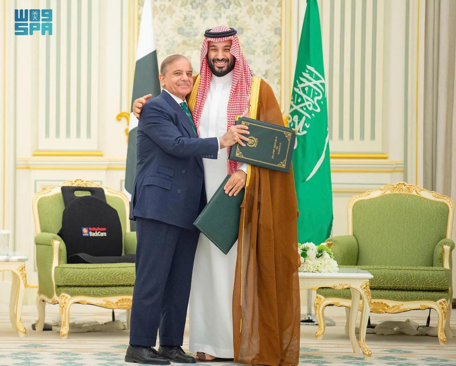 Pakistan, Saudi Arabia ink mutual defense pact