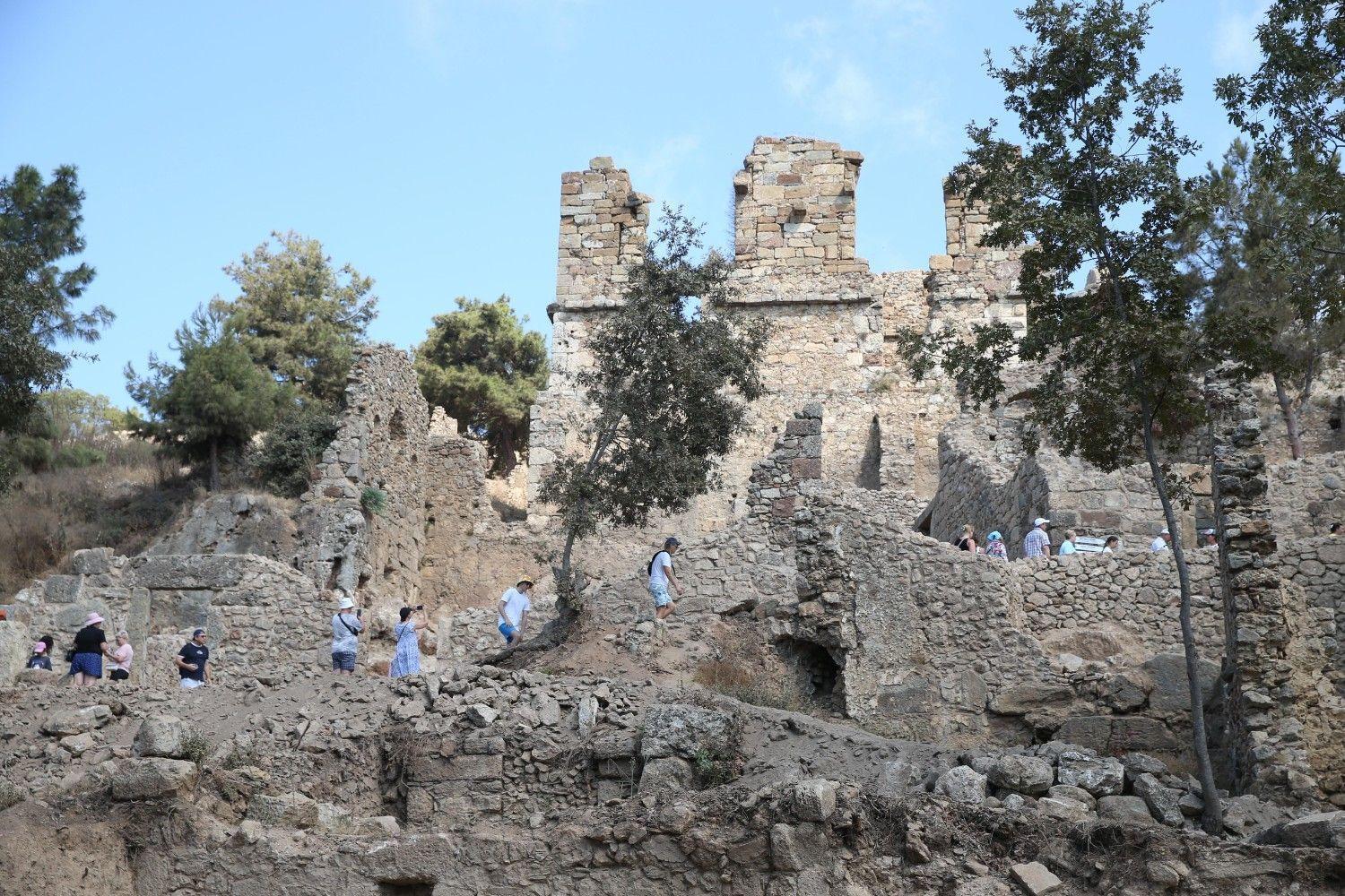 1,800-year-old stadium unearthed in Antalya’s Syedra Ancient City