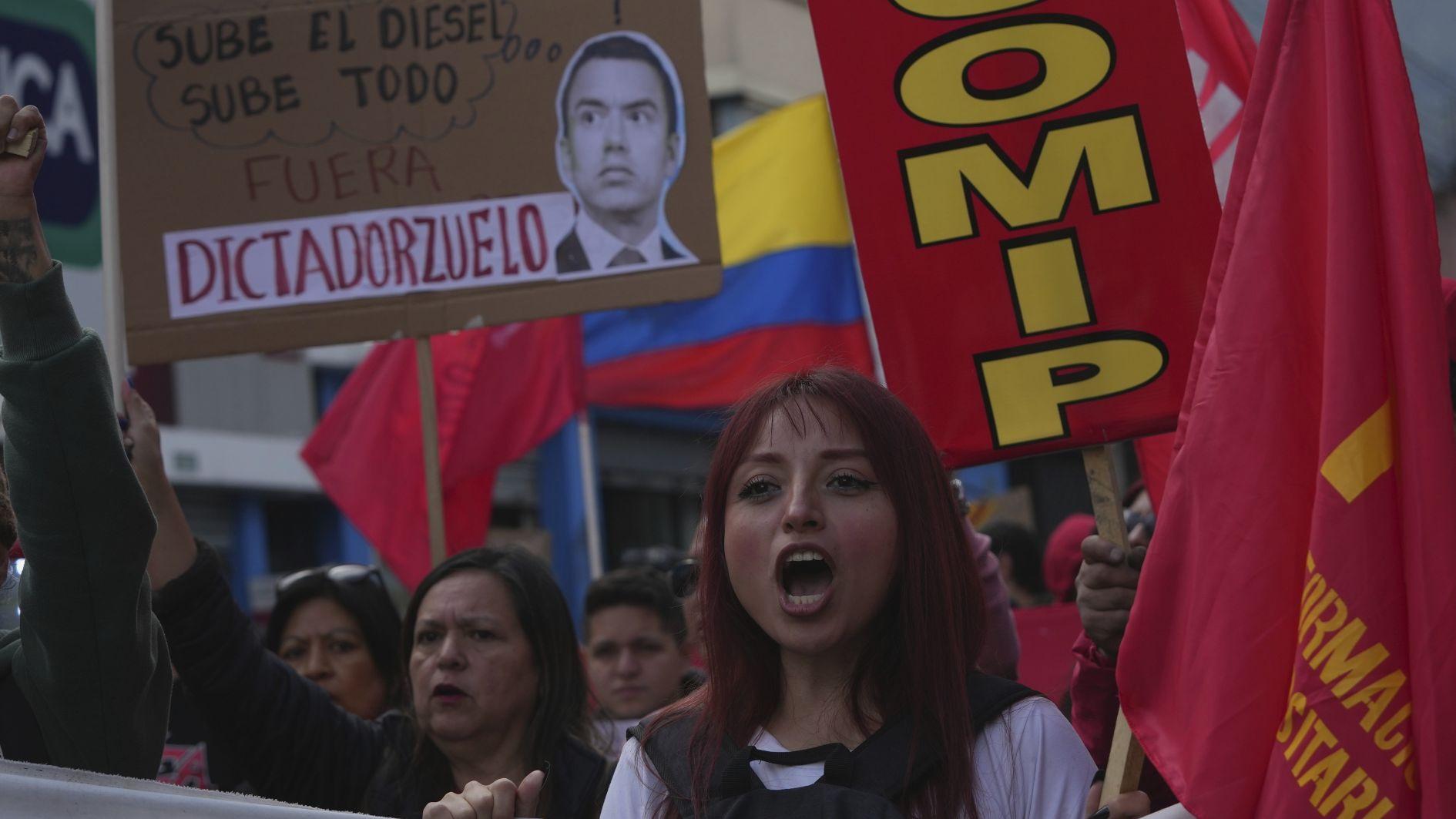 Ecuador court suspends presidents new charter order