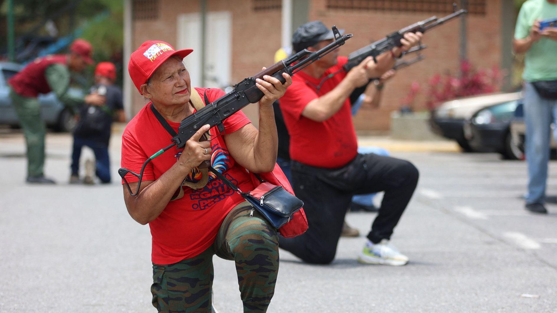 Venezuela offers military training to public