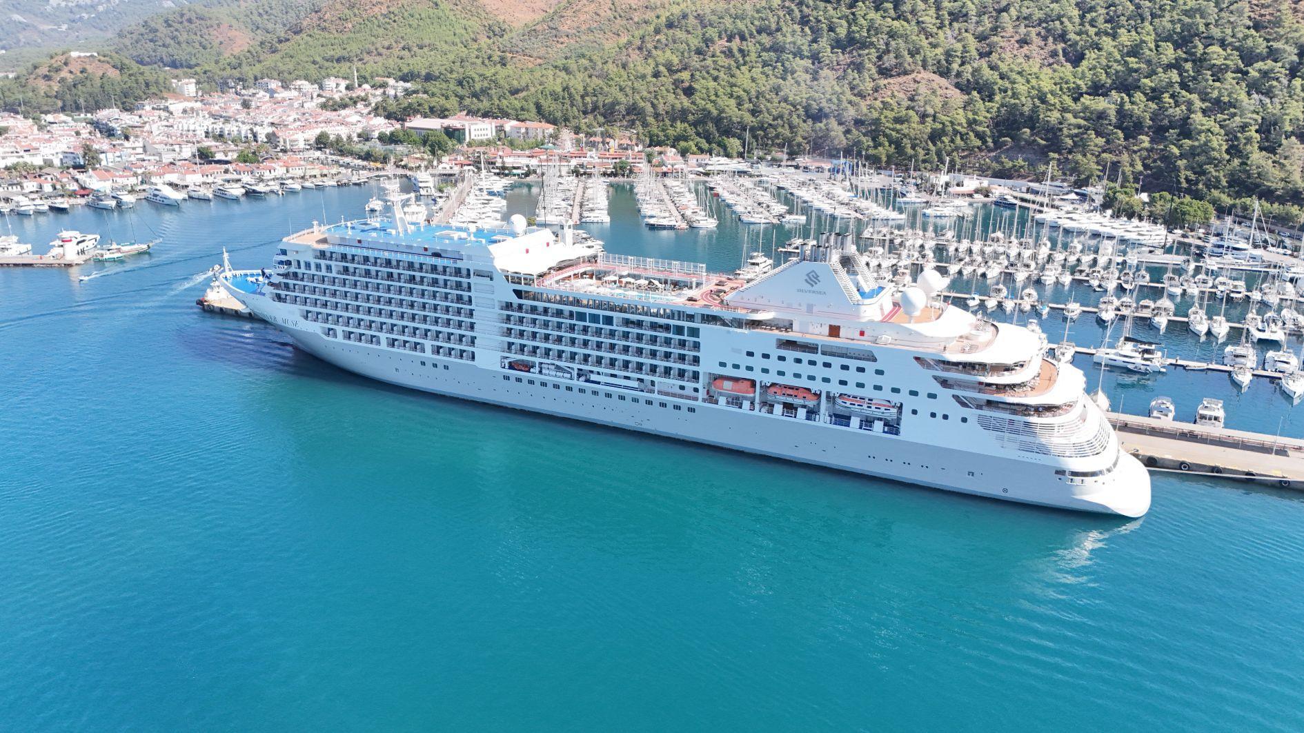 Tourism sector eyes strong demand through November
