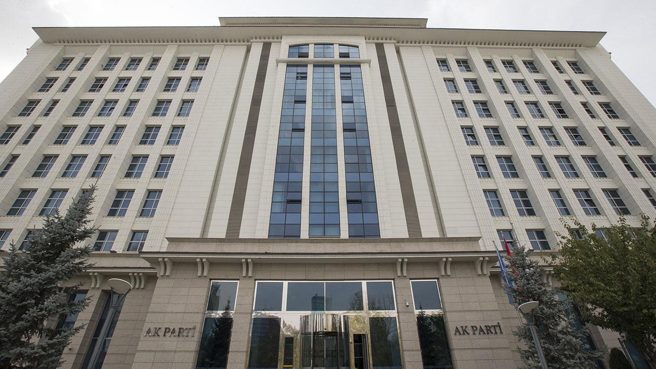 AKP announces shake-up in eight provincial branches