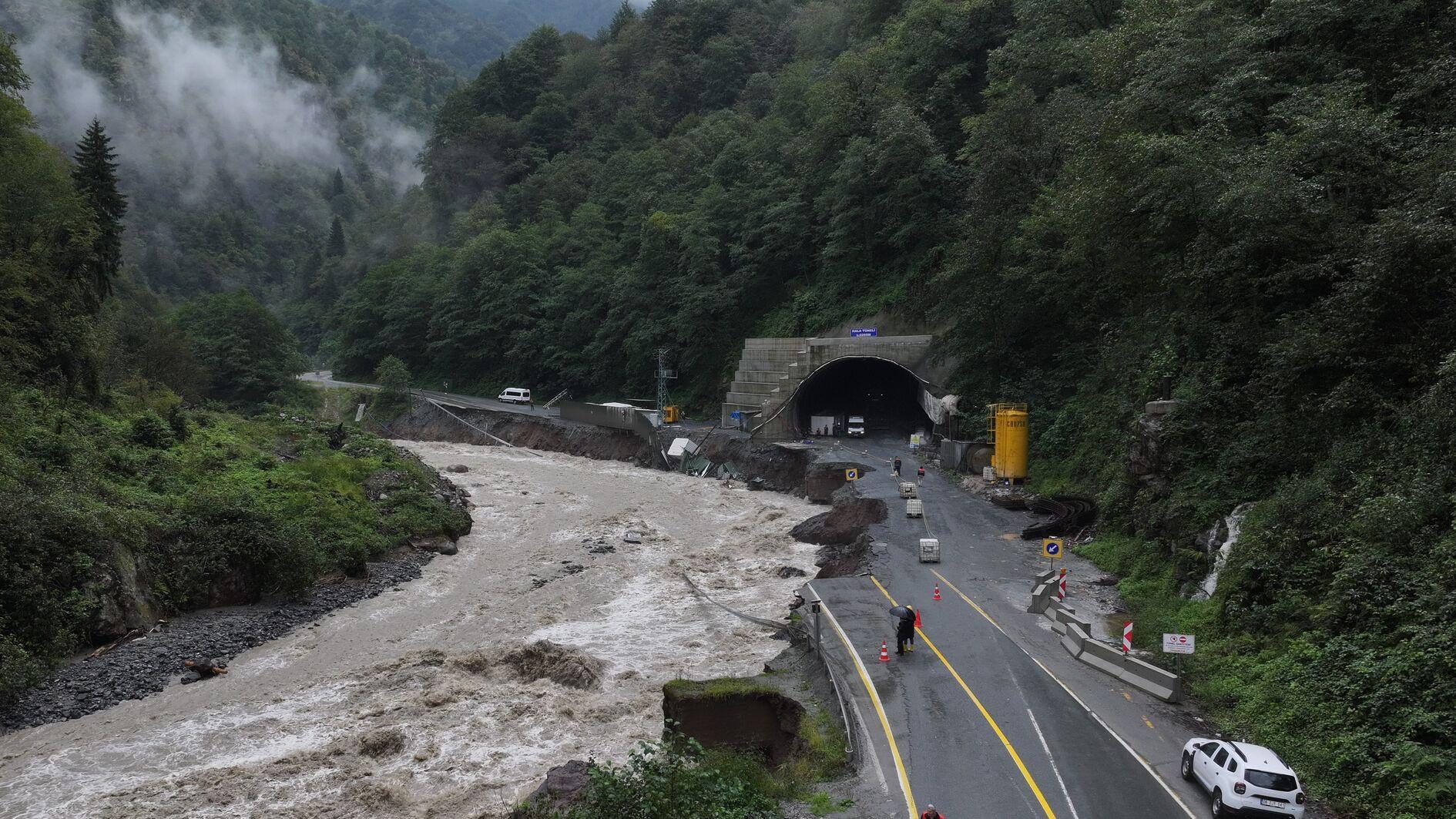 Heavy rains trigger floods, landslides in Türkiye’s Black Sea region