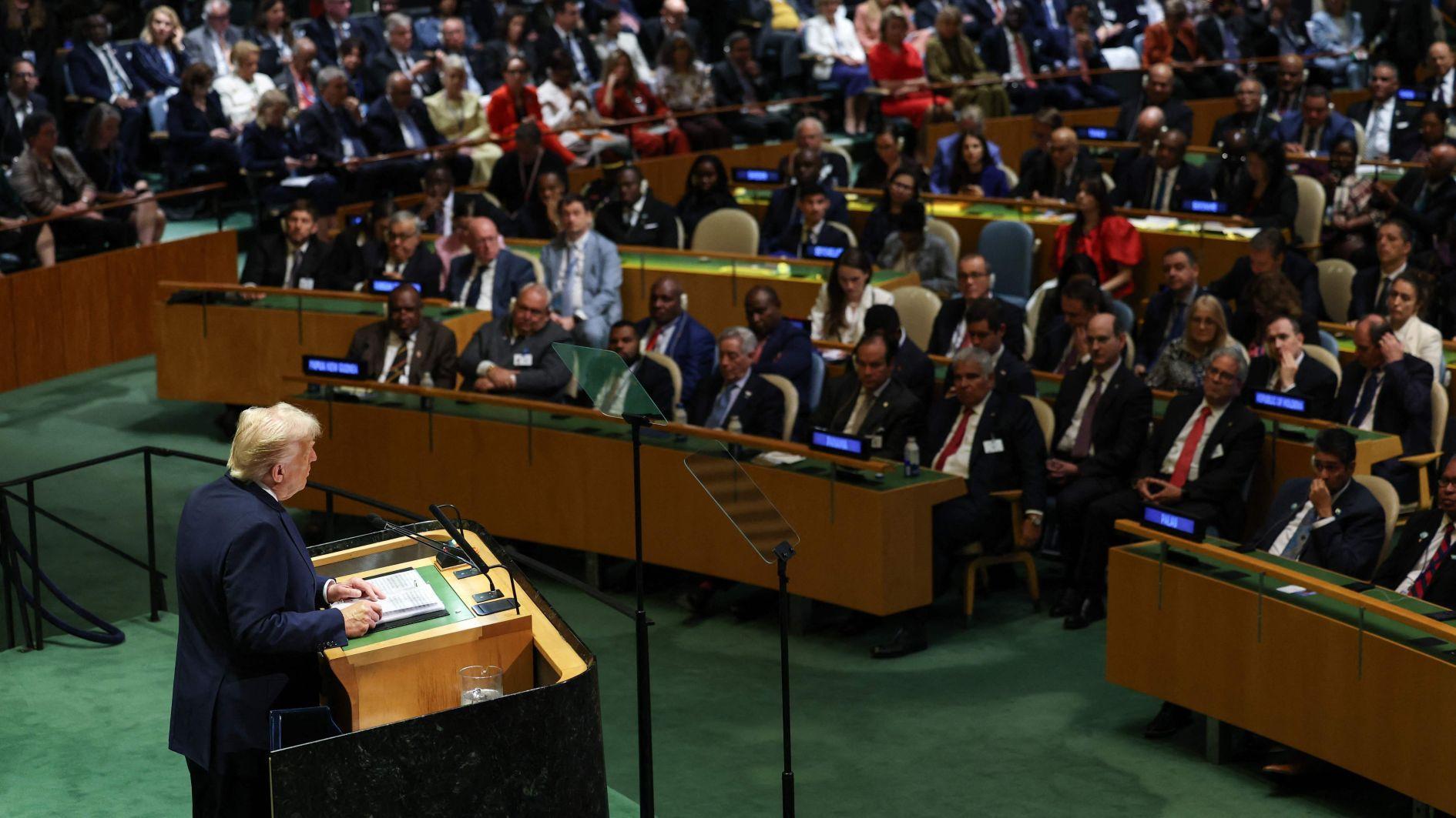 Trump mocks UN on peace and migration in blistering return