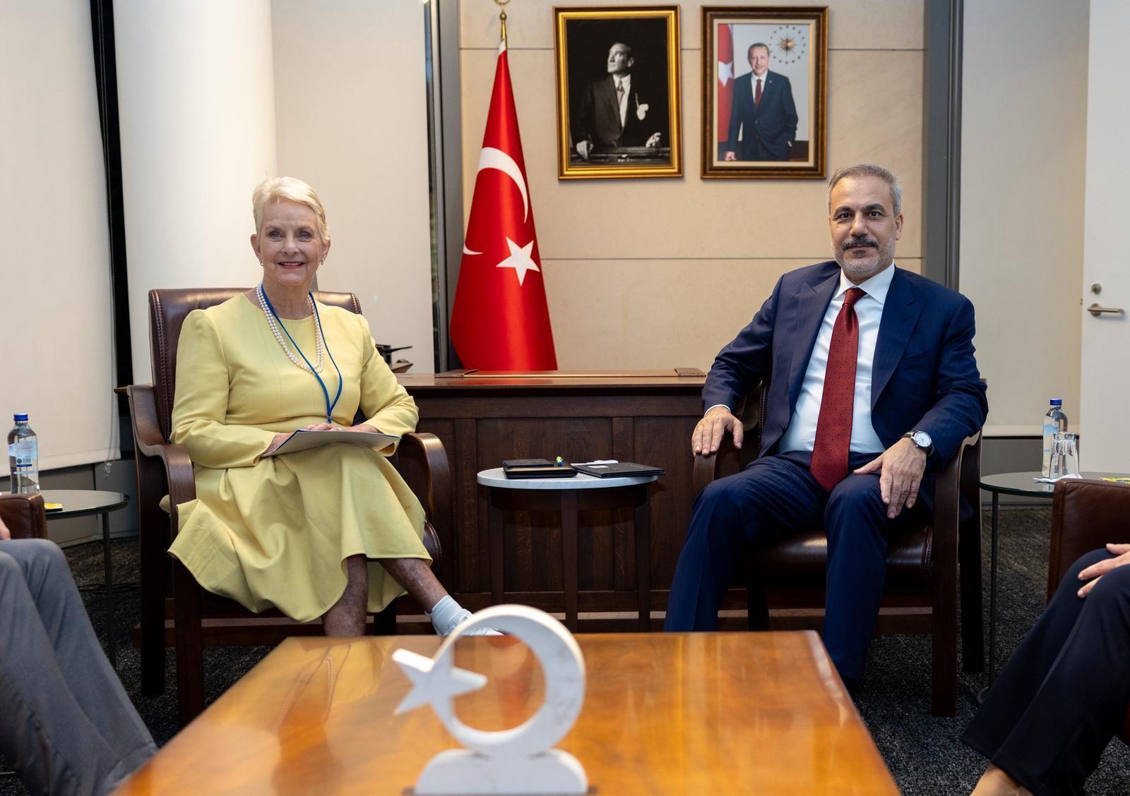 Türkiye, UN food agency expands partnership on hunger relief